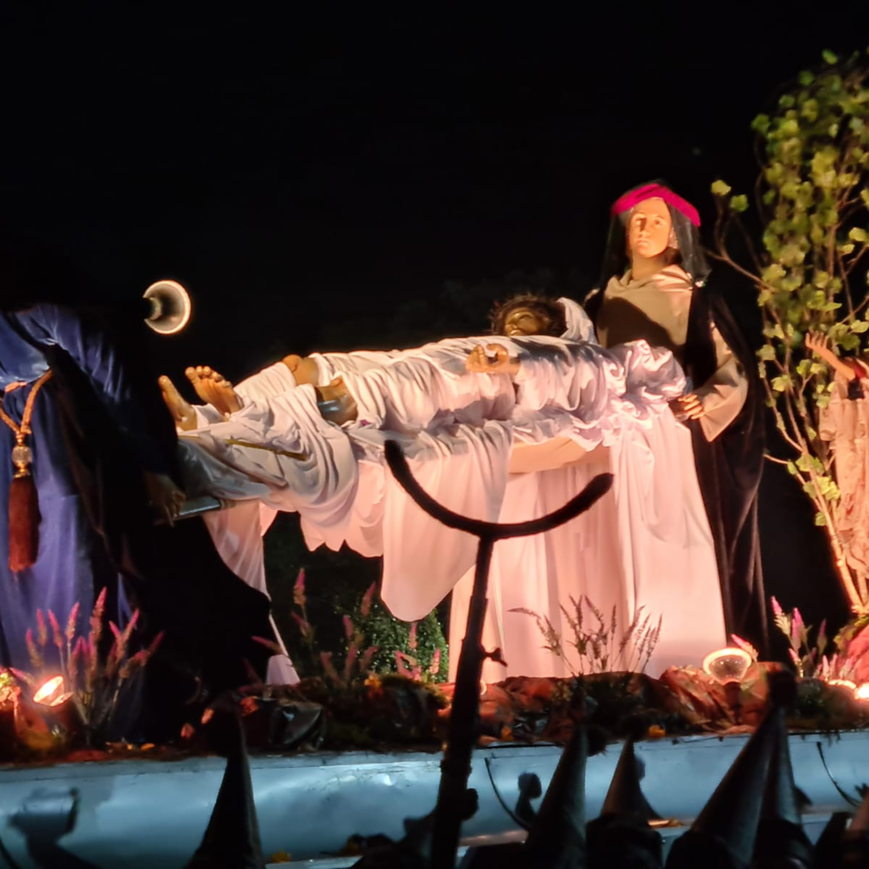Elaboración de las andas en Semana Santa. episode artwork