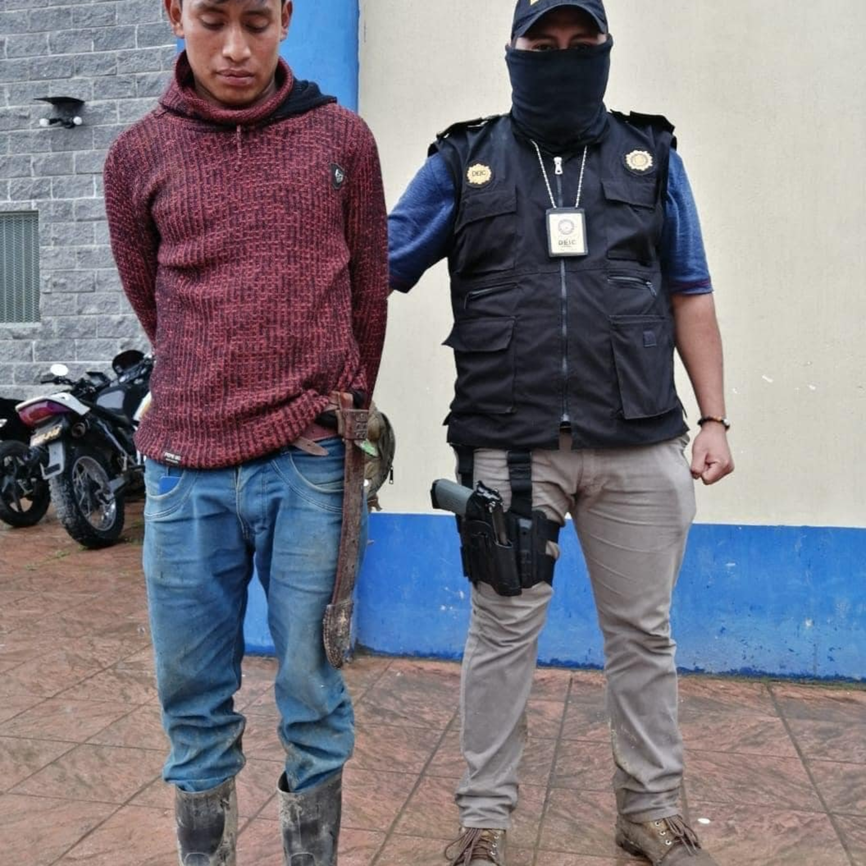Dos hombres detenidos, señalados de violación con agravación de la pena.  episode artwork
