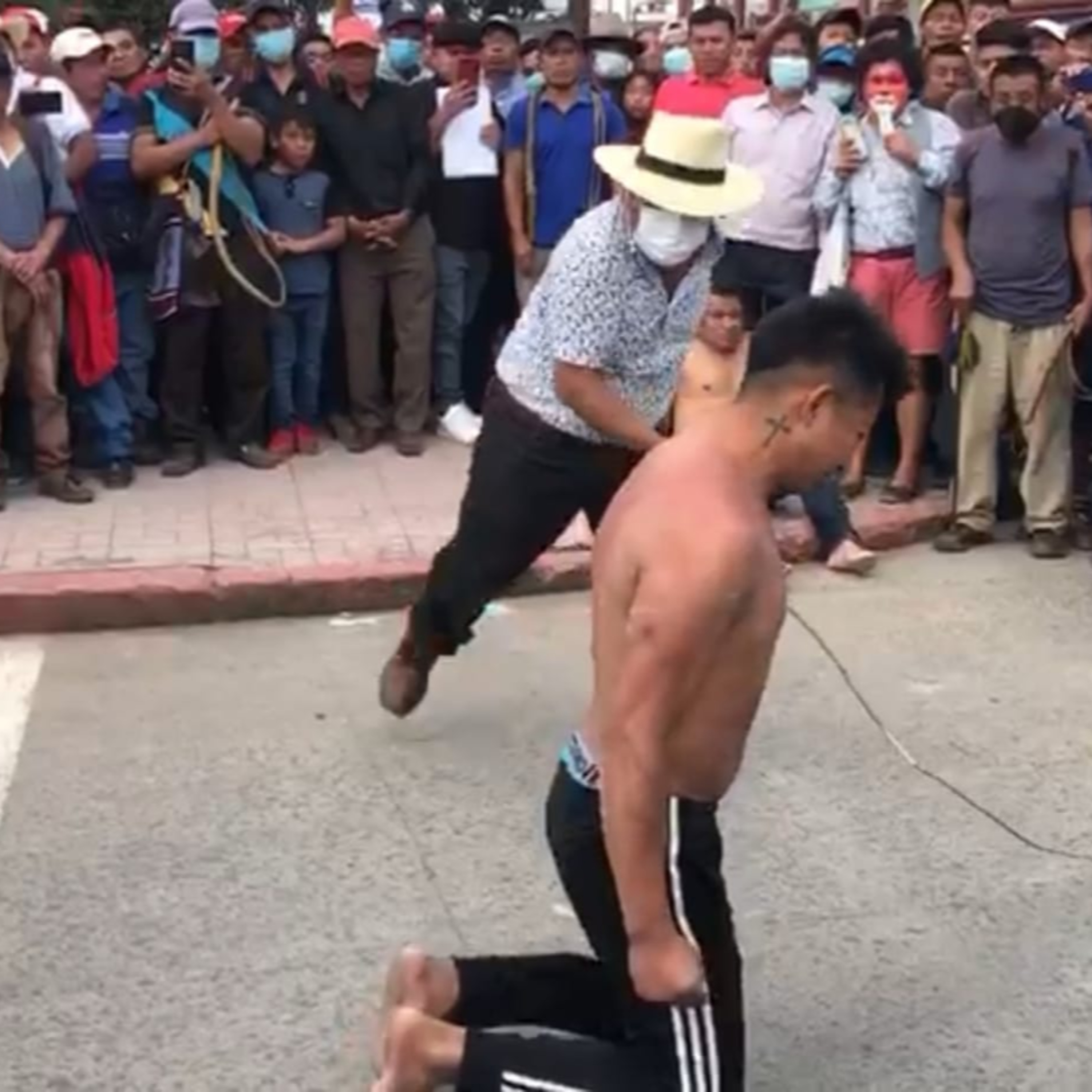 Hombre capturado por extorsión.  episode artwork