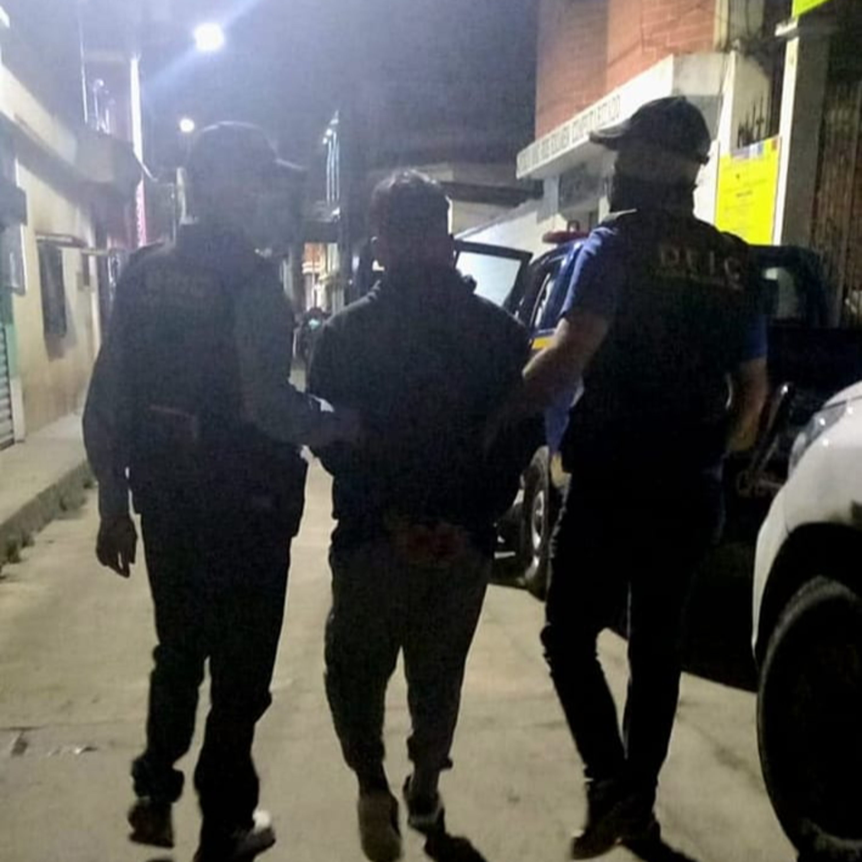 Salvadoreño detenido en allanamiento. episode artwork