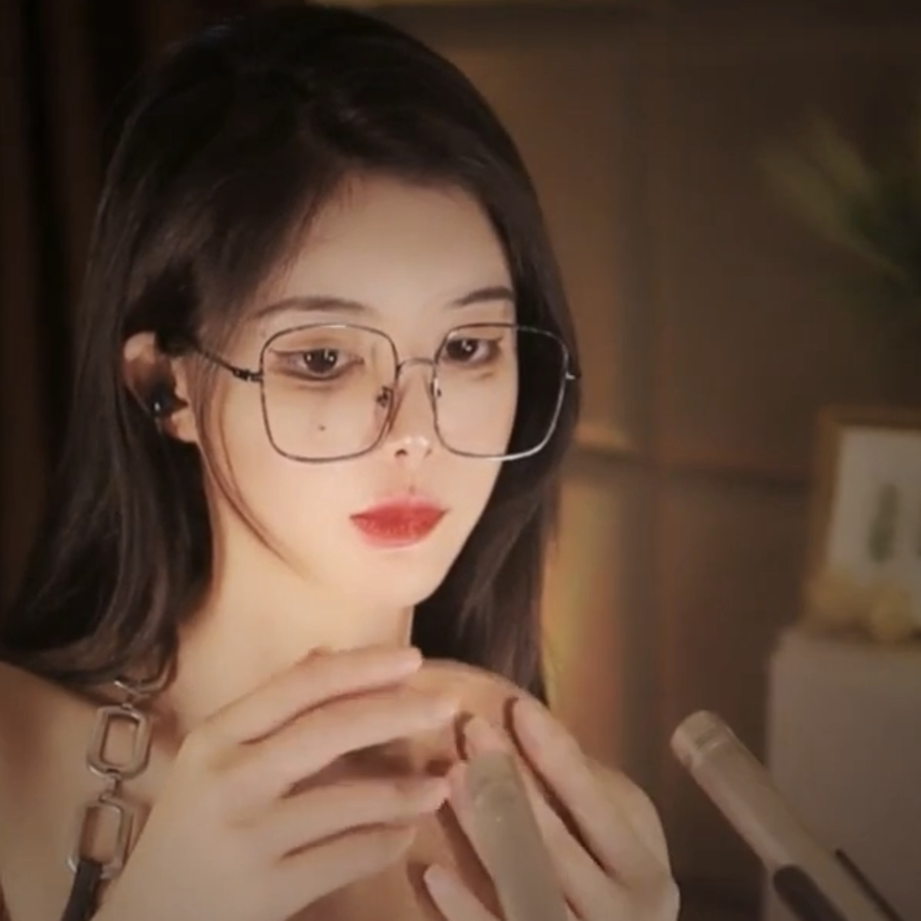 ASMR Ear Cleaning Visual Triggers MoMo默指导