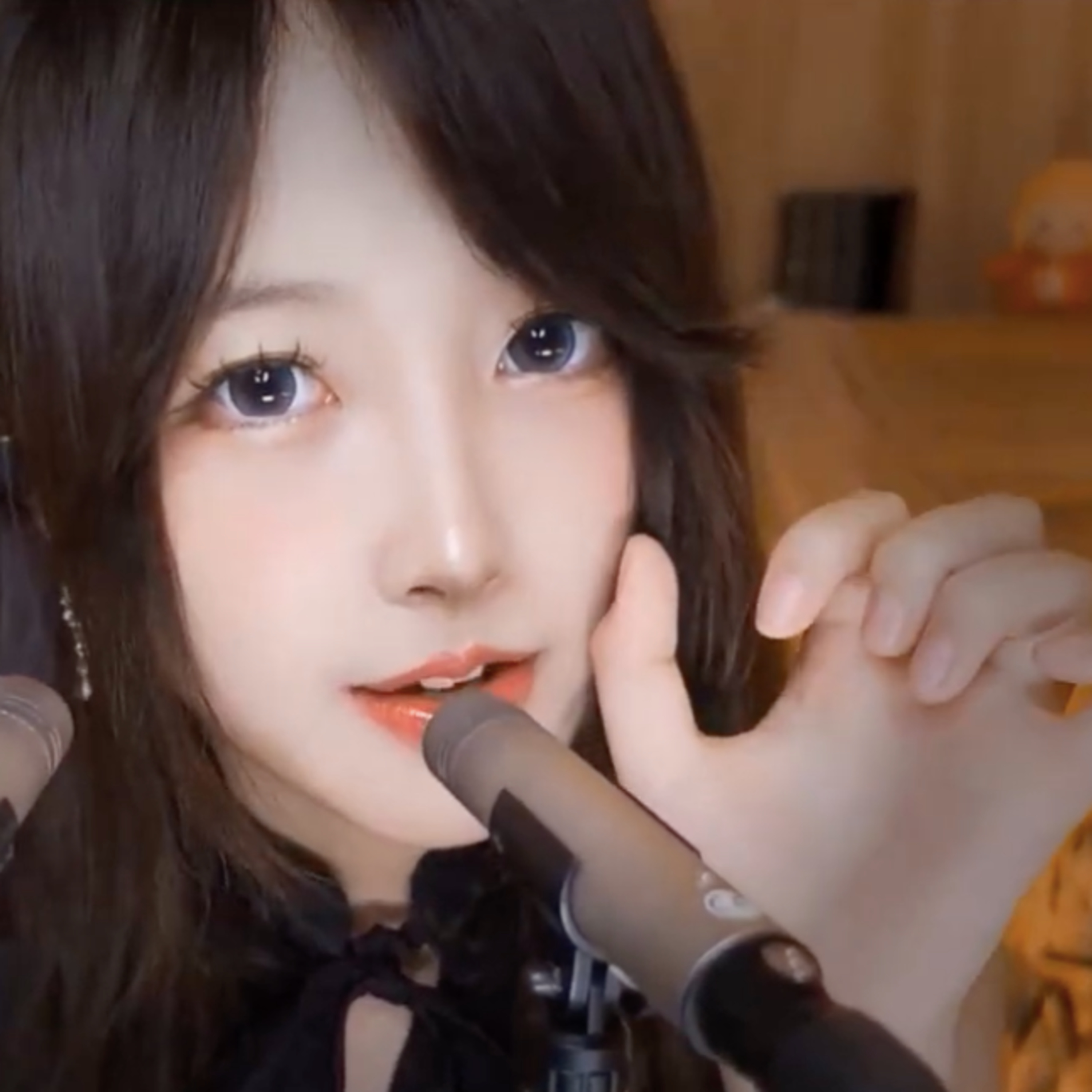 ASMR kiss Ears Relax Body耳邊親吻 頭部放鬆 二呆醬