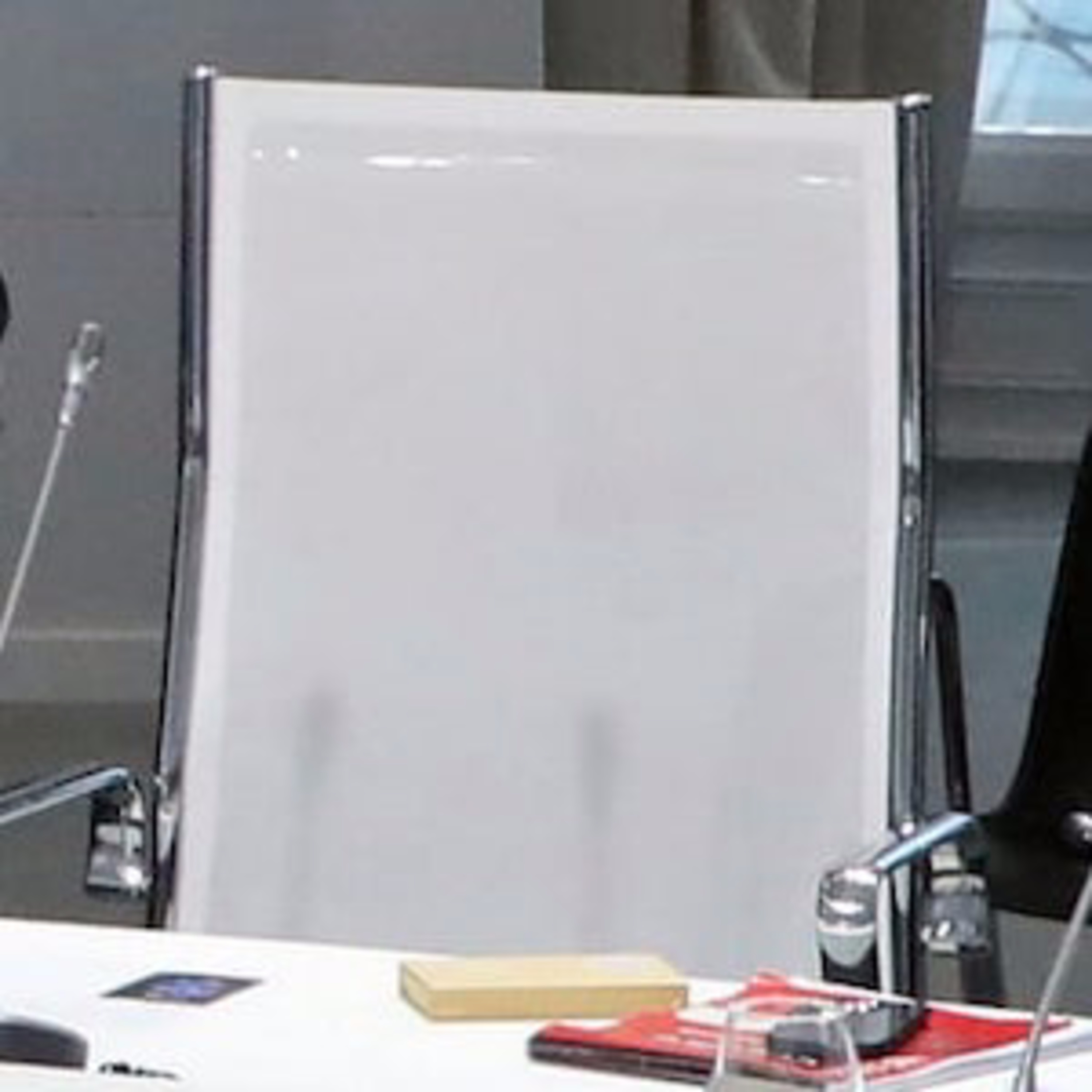 Episode 4 - Trump's empty chair