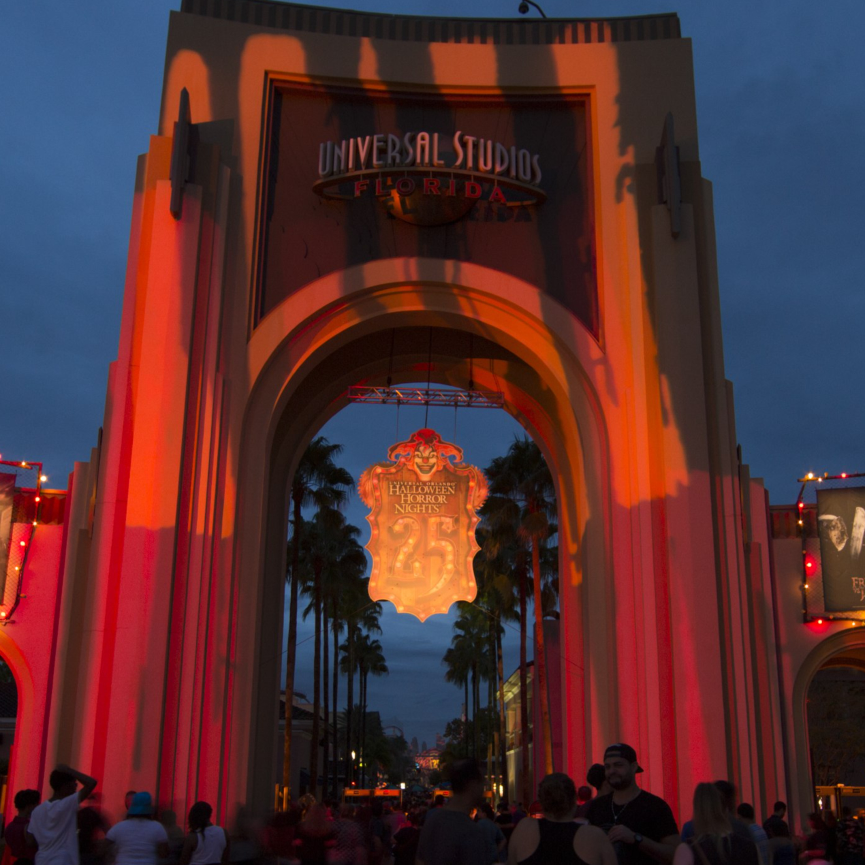 HAUNTOBERFEST: HALLOWEEN HORROR NIGHTS ORLANDO with Ada Hart