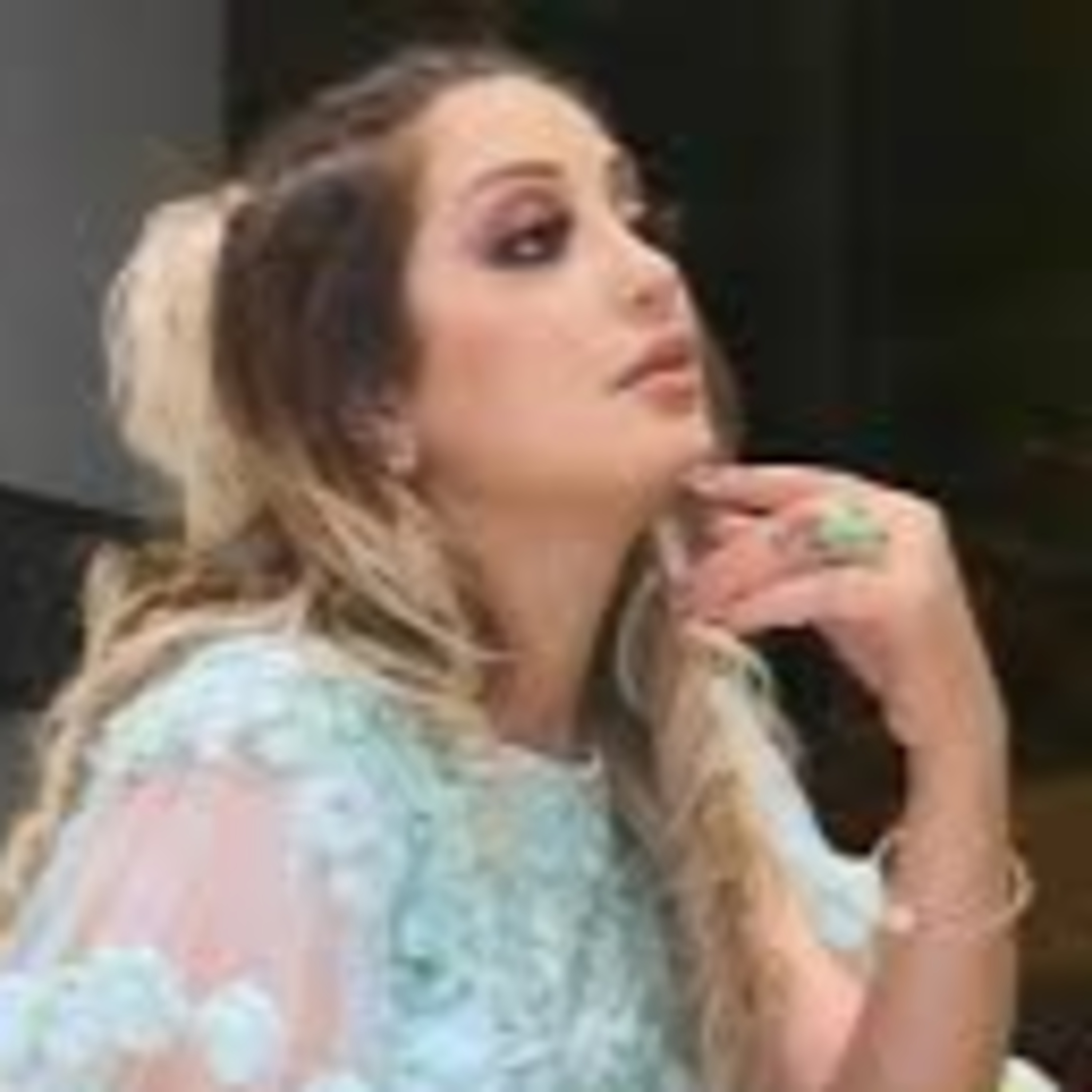 کاور Барқосо ҳафтае пушти сар шуд ва Ду суи Омуи дигар бо тозаҳои мусиқии Тоҷикистону Афғонистону Узбакистон аз роҳ расид.