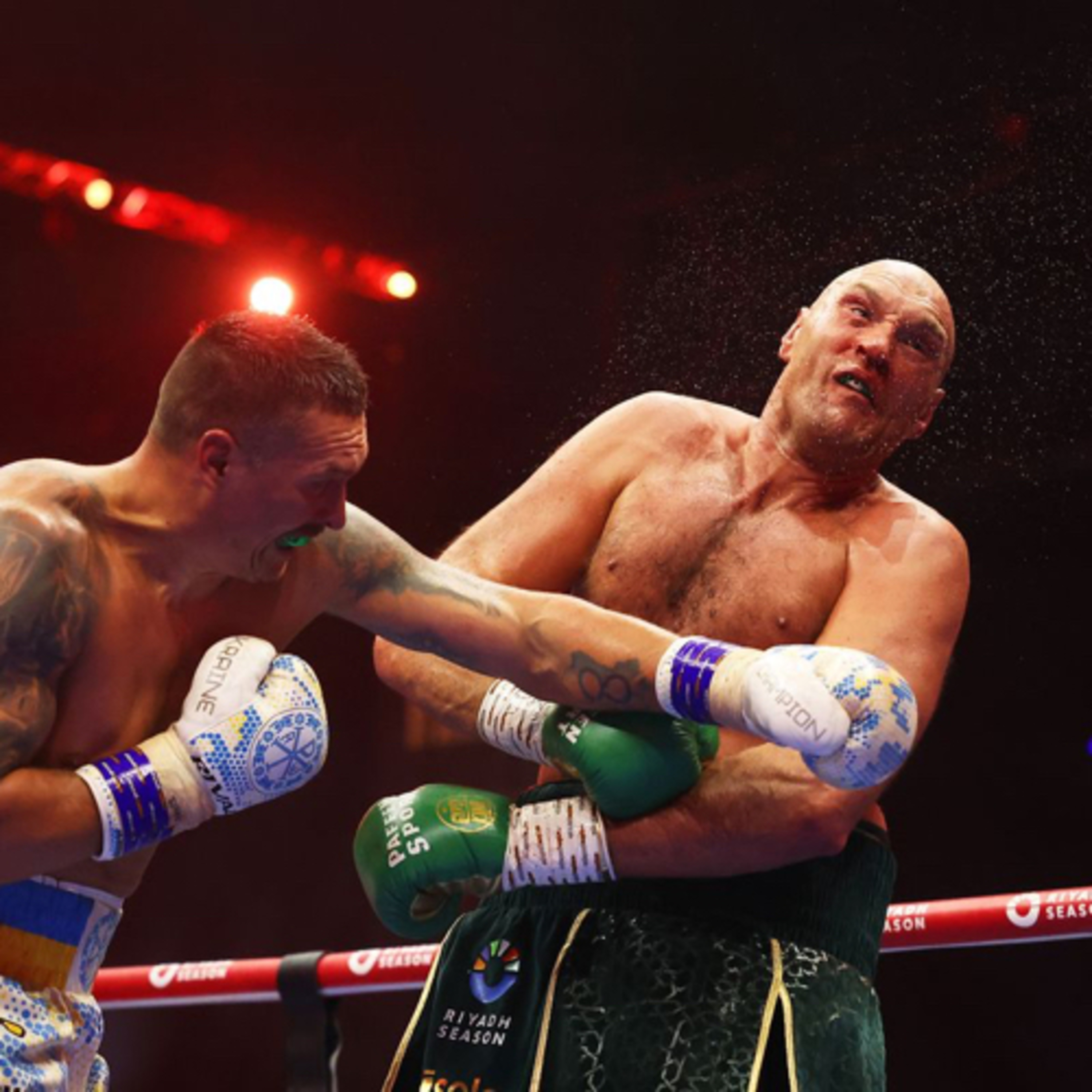 Oleksandr Usyk Defeats Tyson Fury to become the New Undisputed Heavyweight Champion of the World  episode artwork