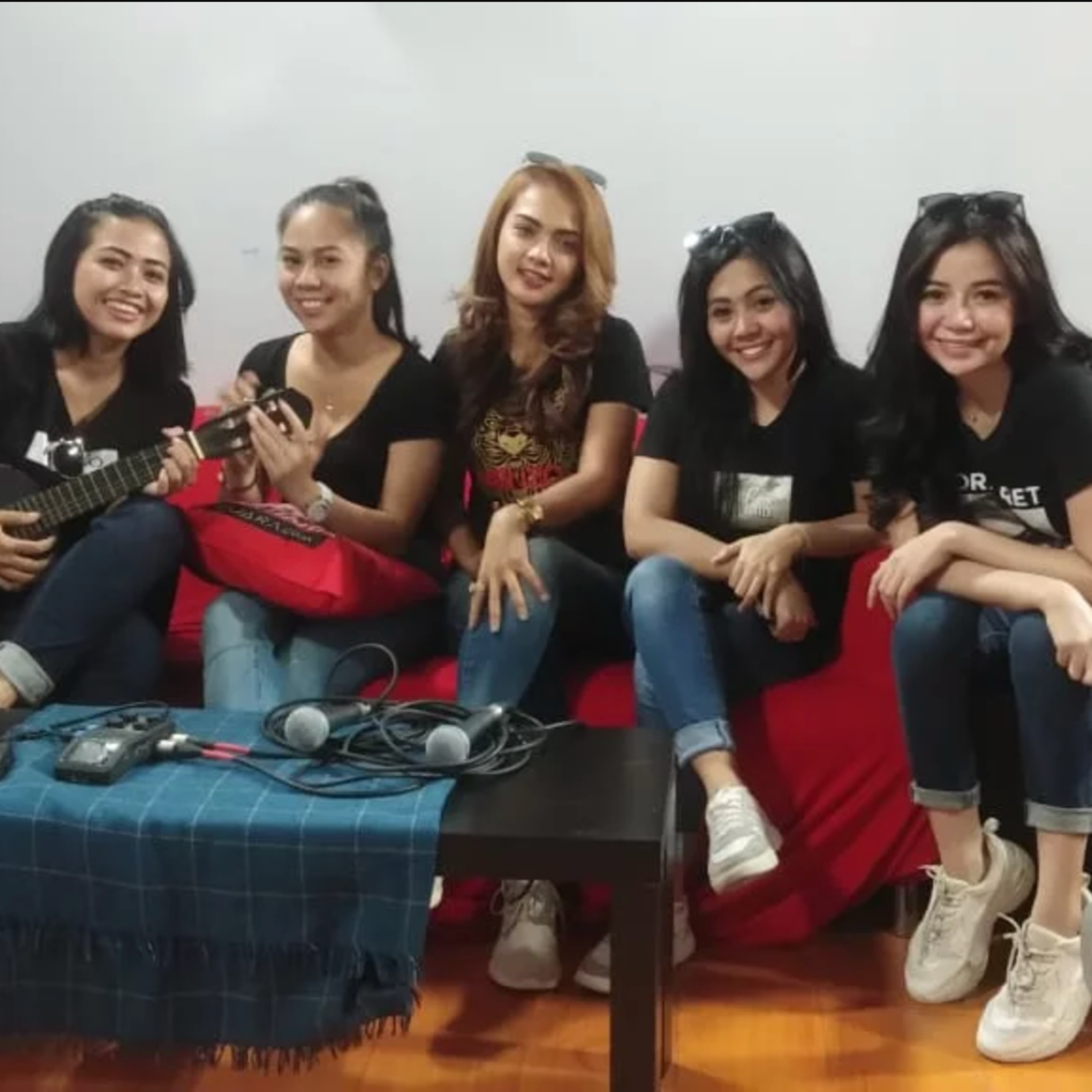 PSPT, Podcast Suara Pasti Trendi #Episode 8: Ngomongin Dugem hingga Tromol Masjid Bareng Cewek-cewek Popular