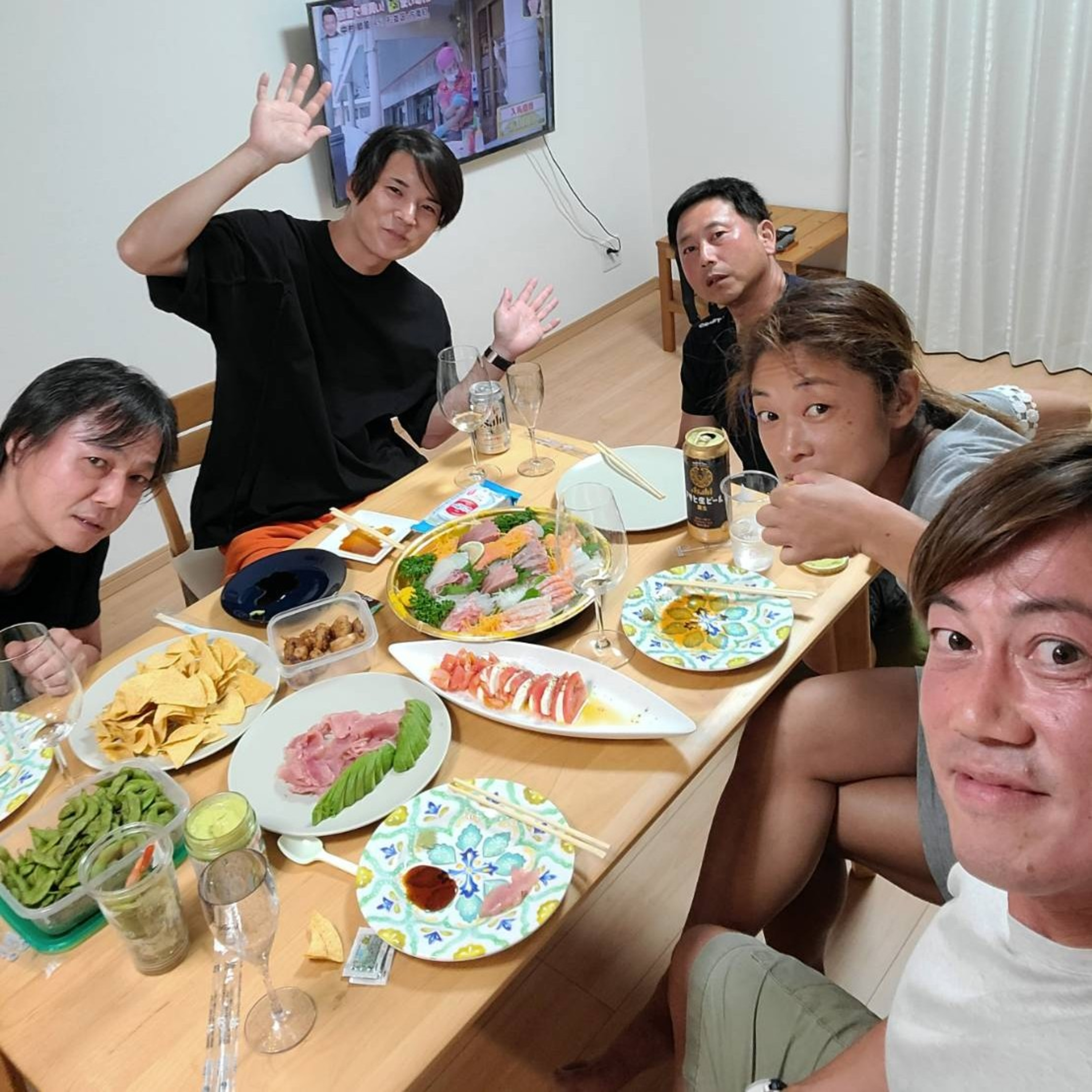 MegaMichikoチャンネルWHO AM I??