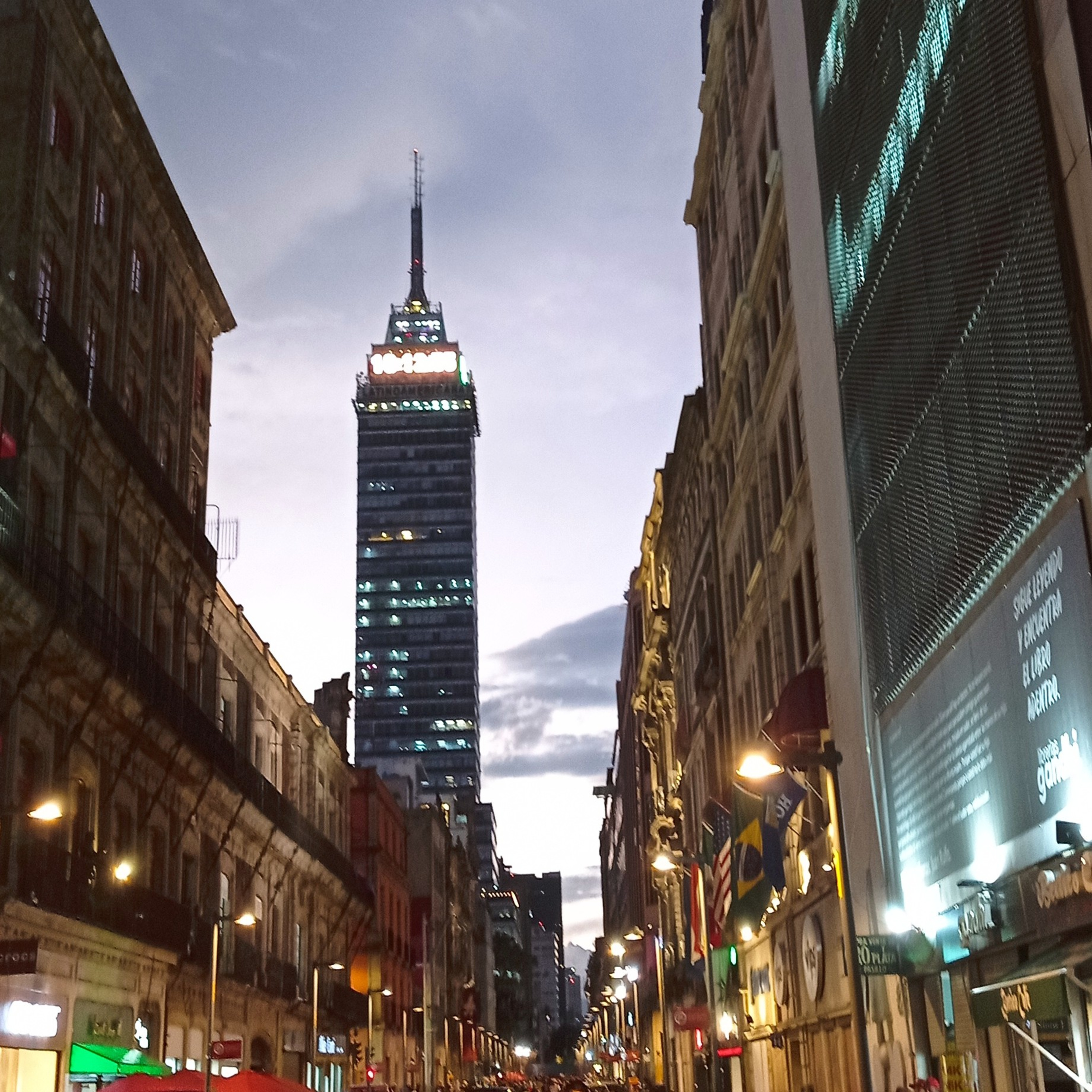 Portada de El Vacio de Mau.