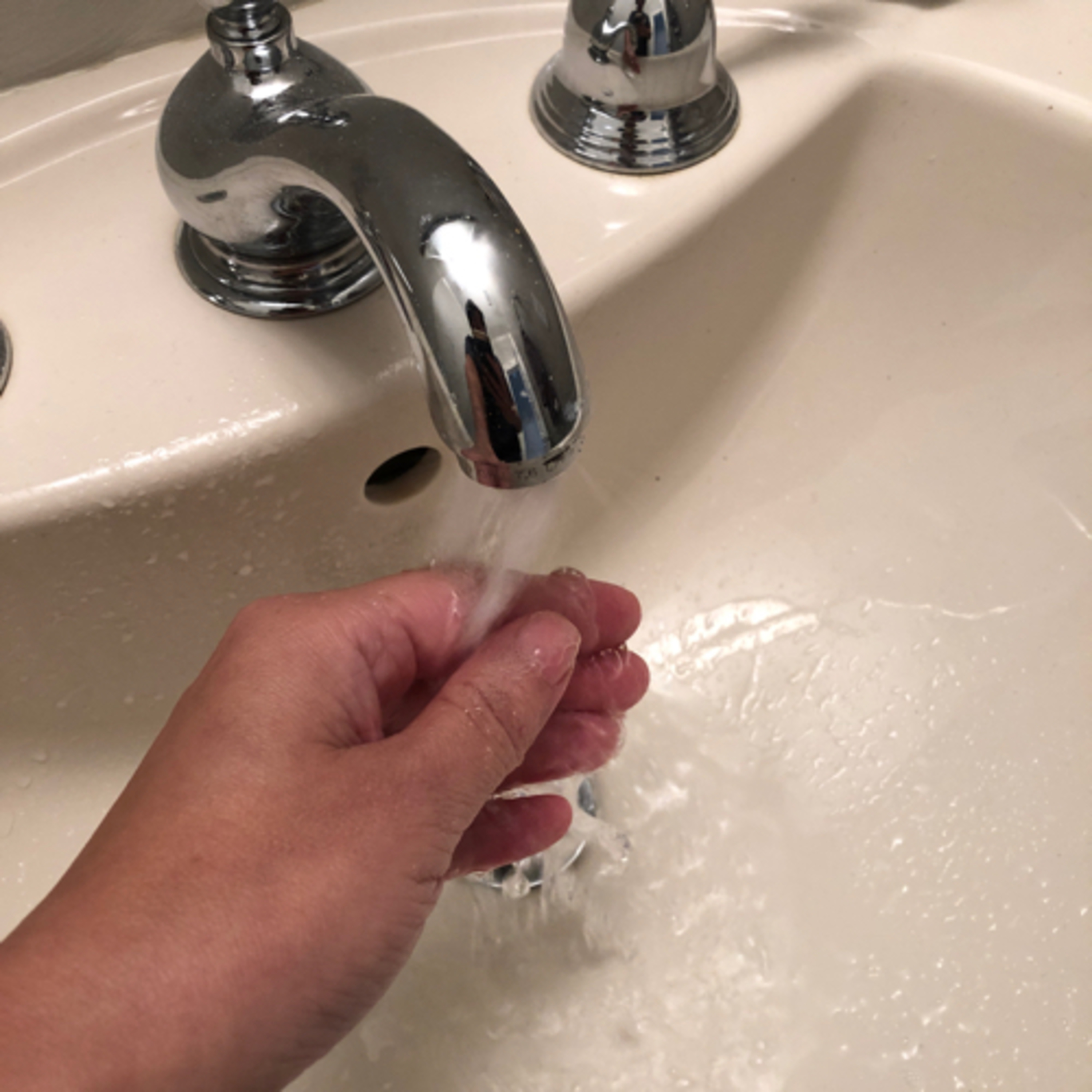 Dry your hands clean
