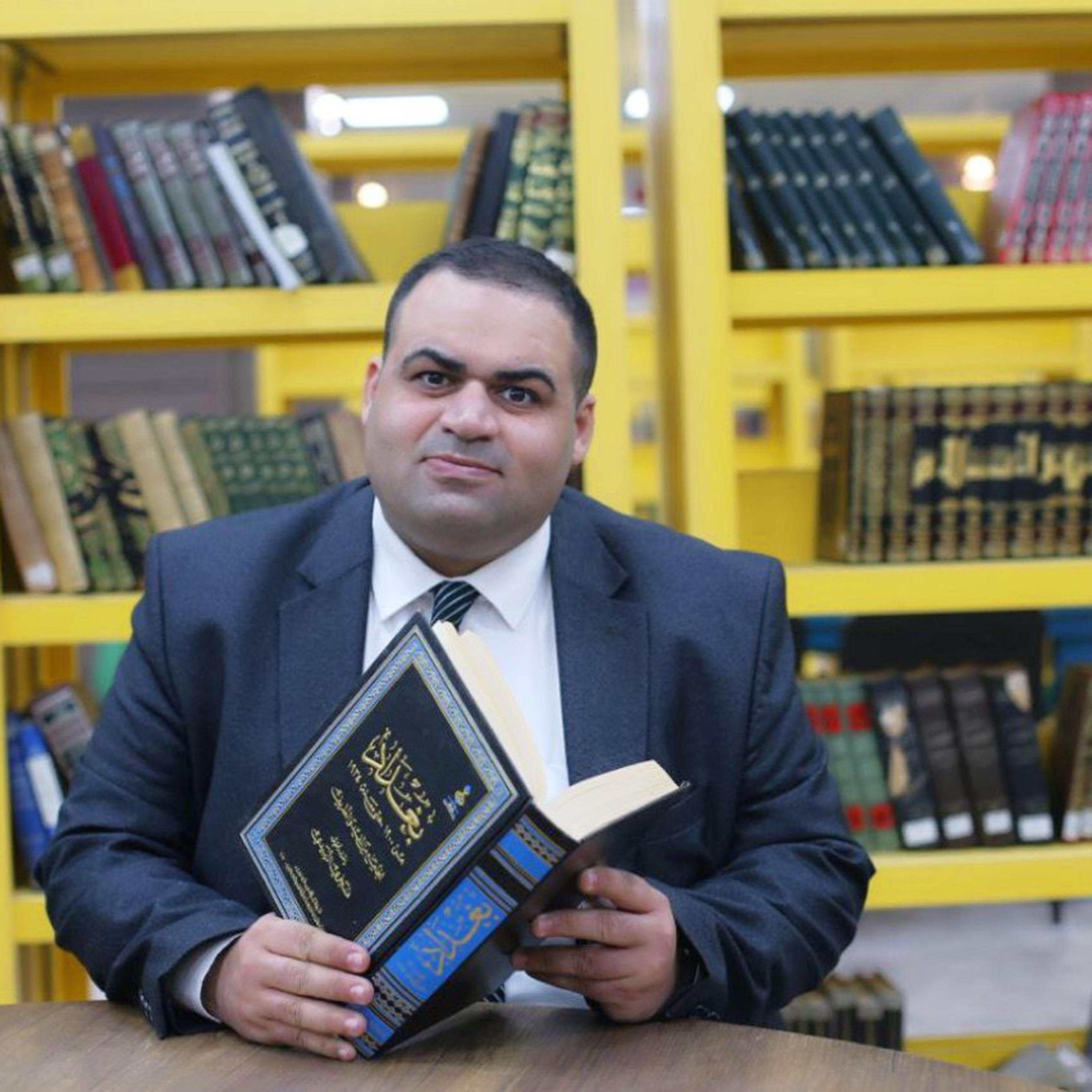 کاور لقاء مع السيد سيف الأشقر أمين عام مكتبات جامعة الموصل