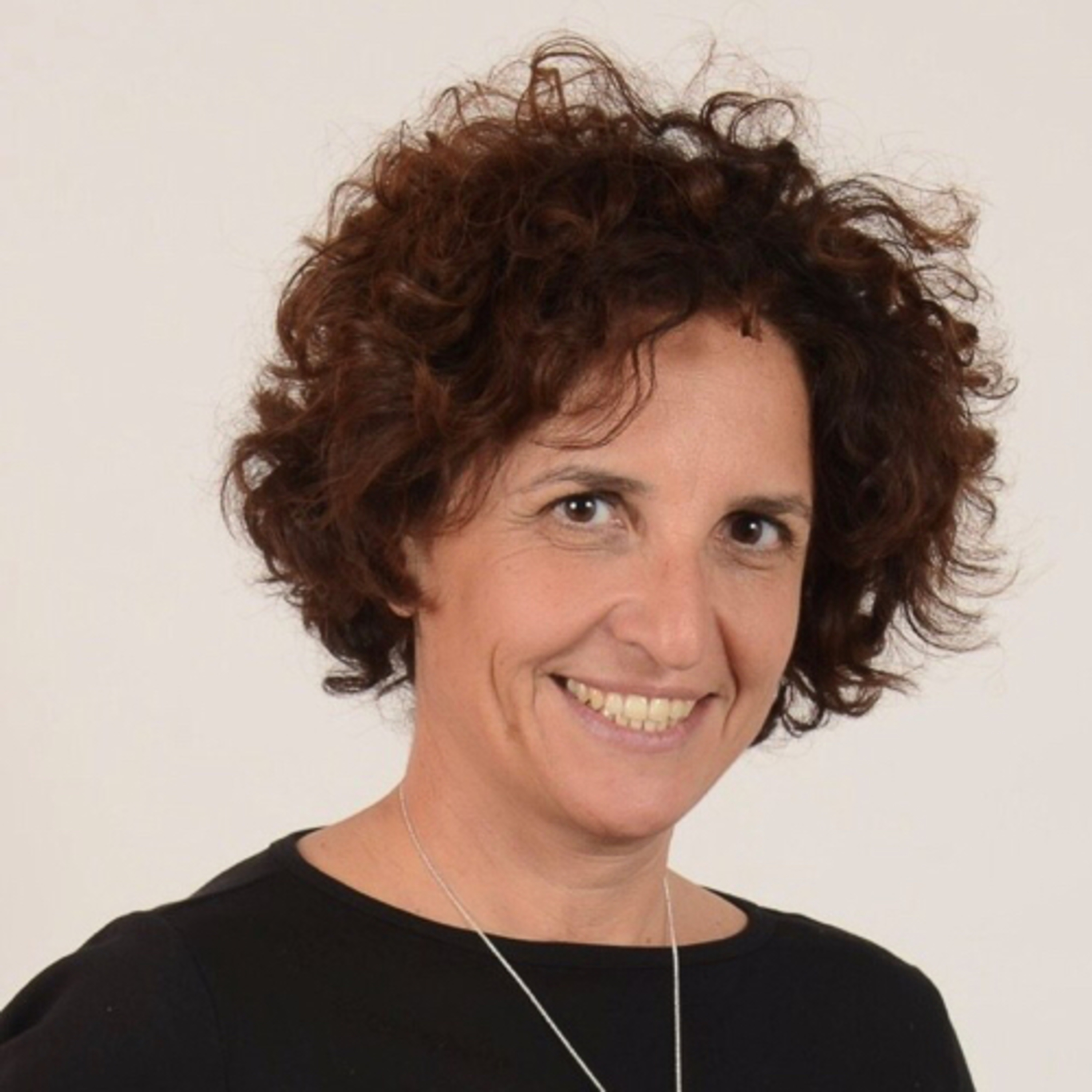 Eos, l’aurora dà energia alle idee sociali. Intervista a Francesca Magliulo episode artwork