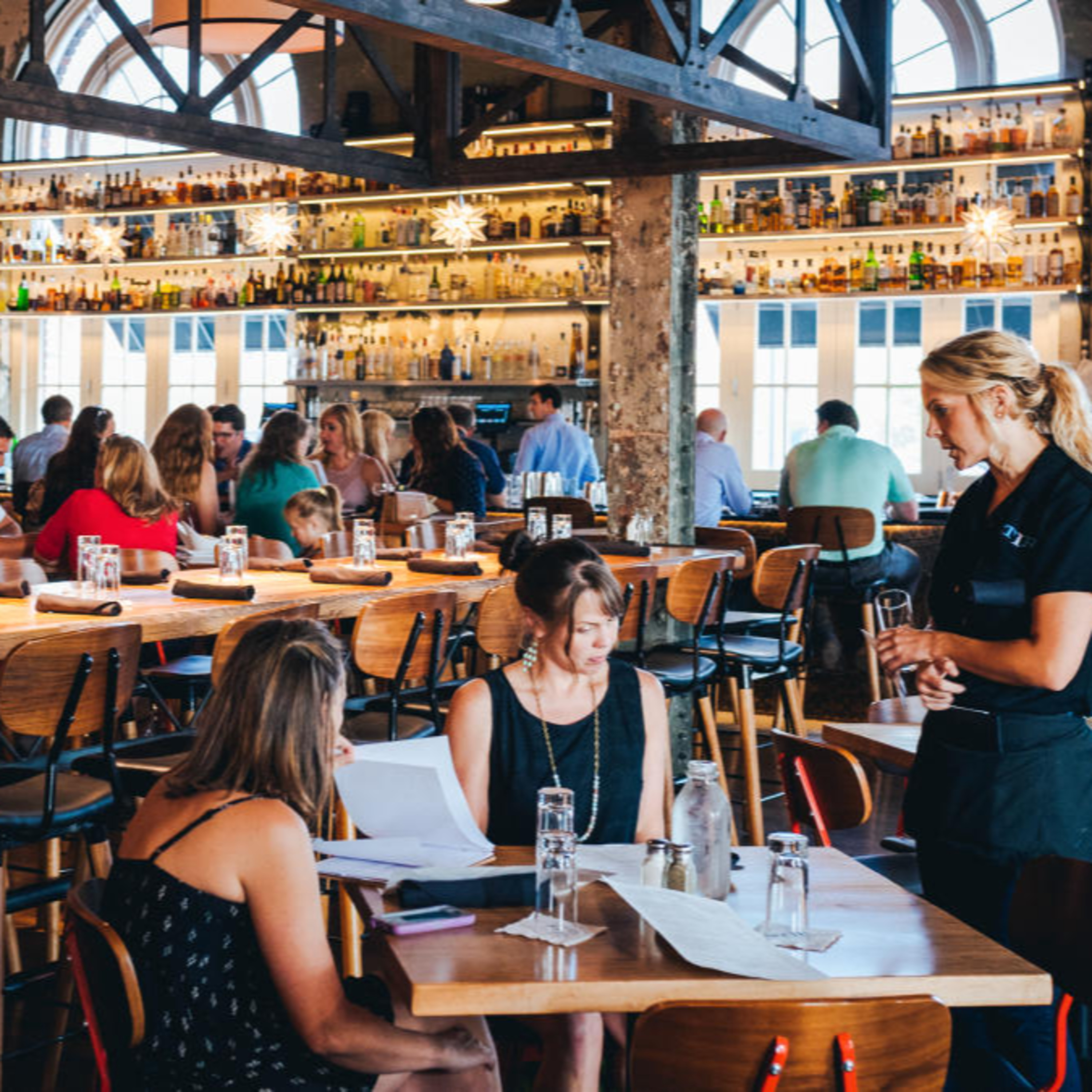 Are we obligated to tip at restaurants? episode artwork