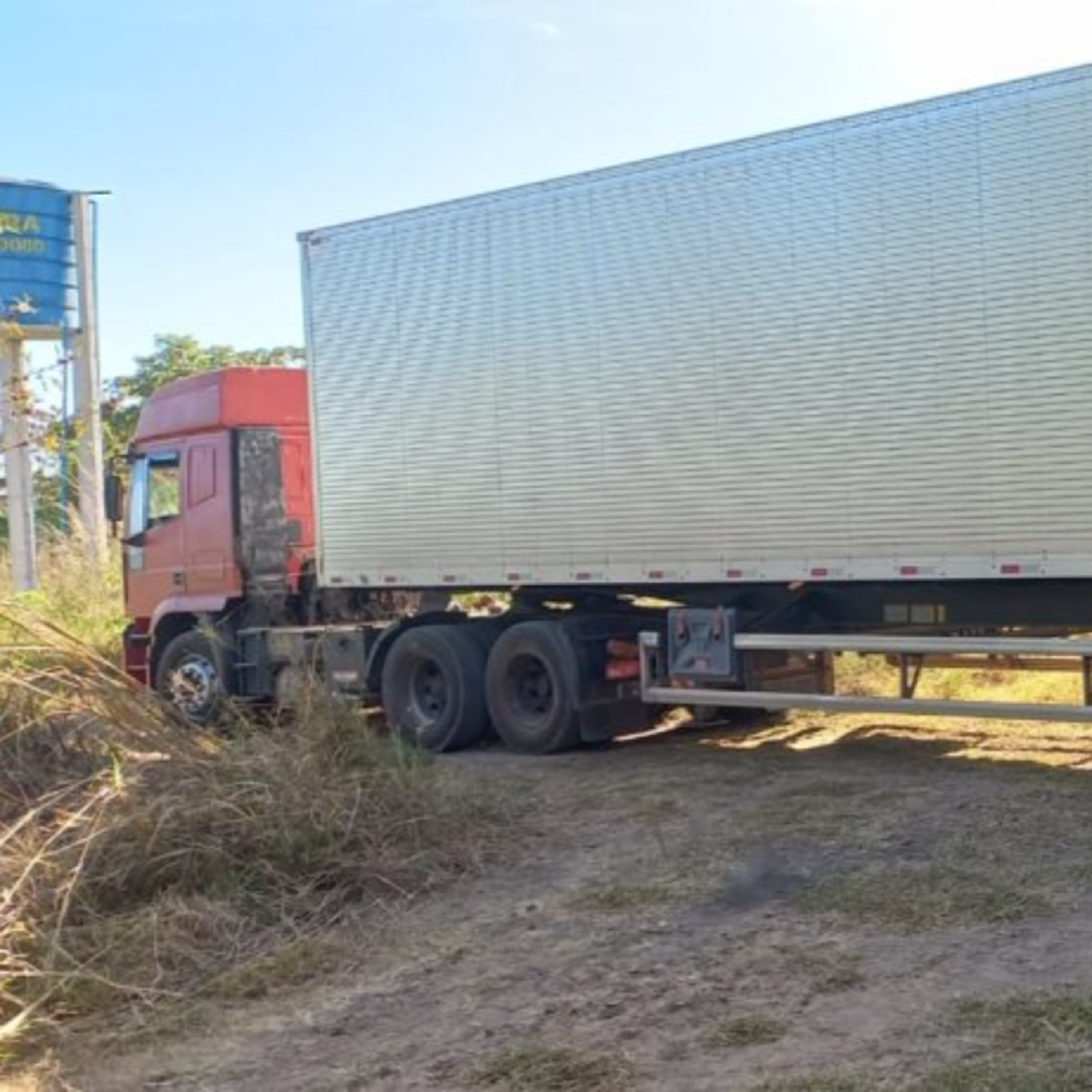 Caminhão com carga roubada é recuperado na zona rural de Caxias  episode artwork