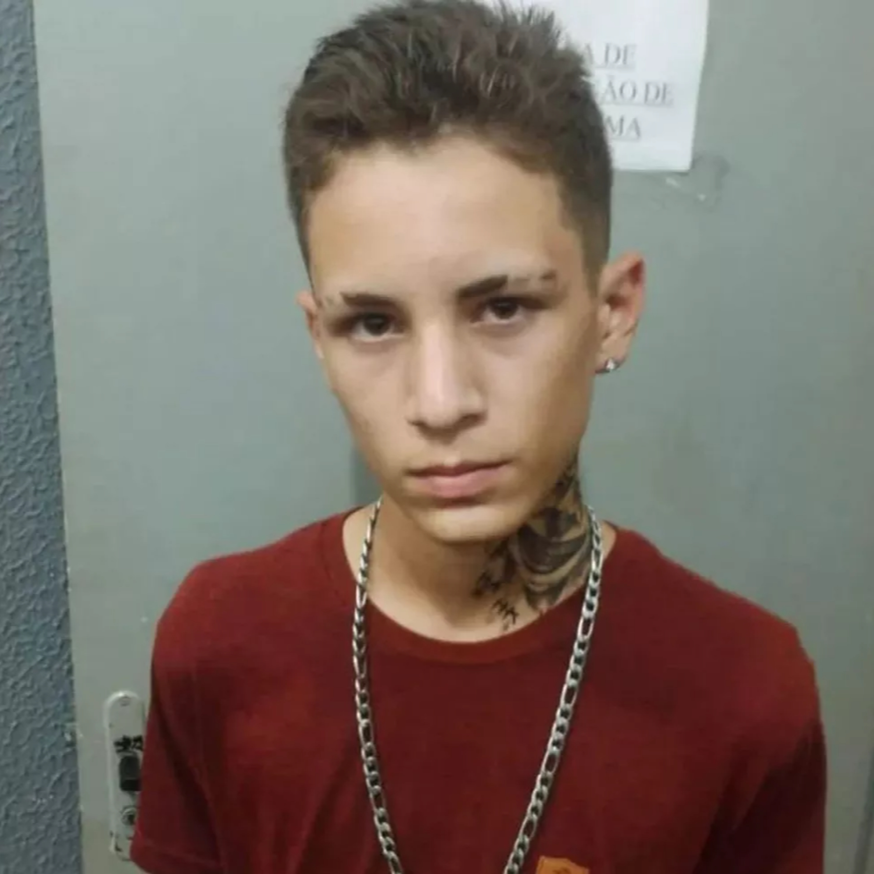 Adolescente é morto a tiros; PM aponta que ele era namorado de uma das três jovens também assassinadas na cidade episode artwork