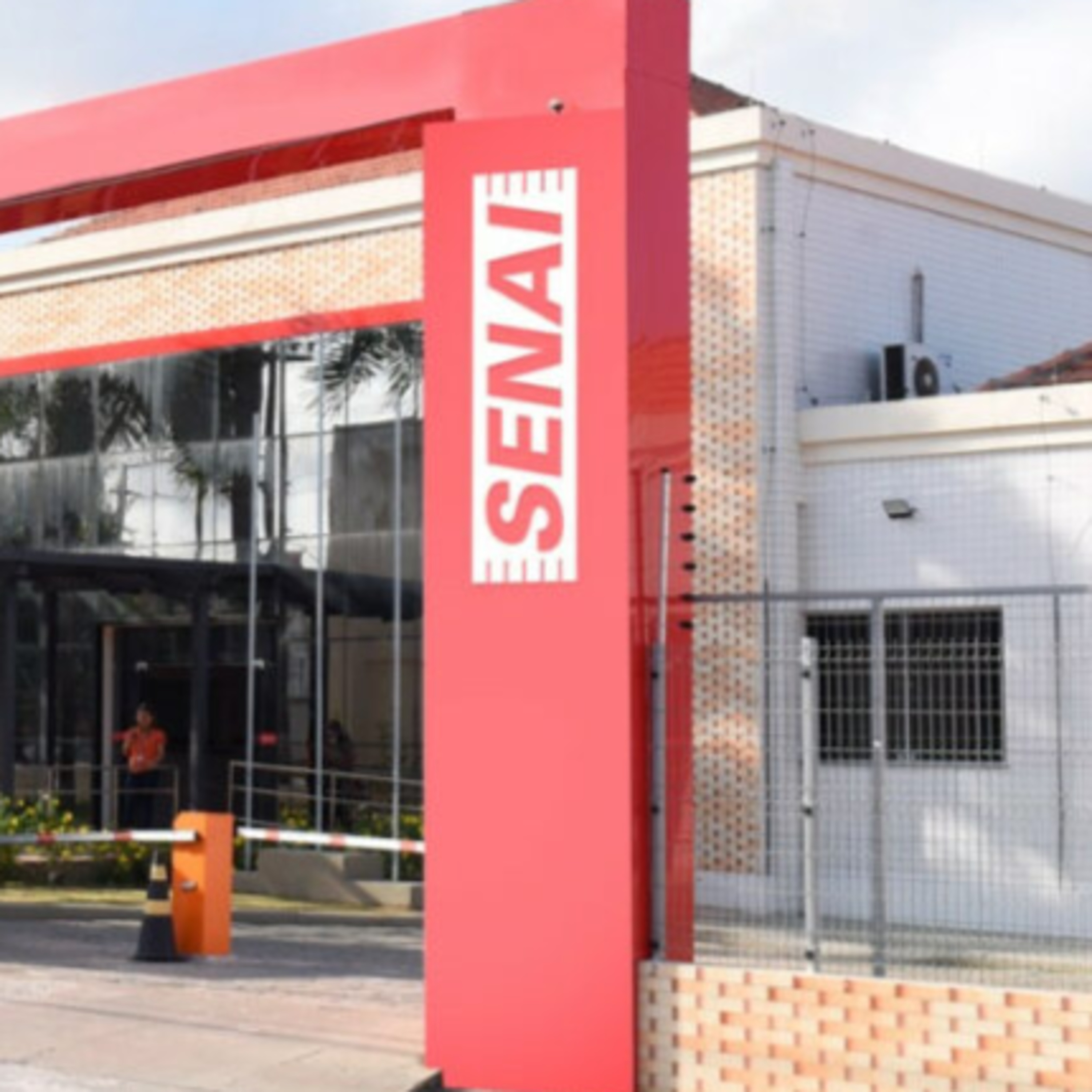 SENAI abre seletivo com salários de até R$ 3.609,17 episode artwork