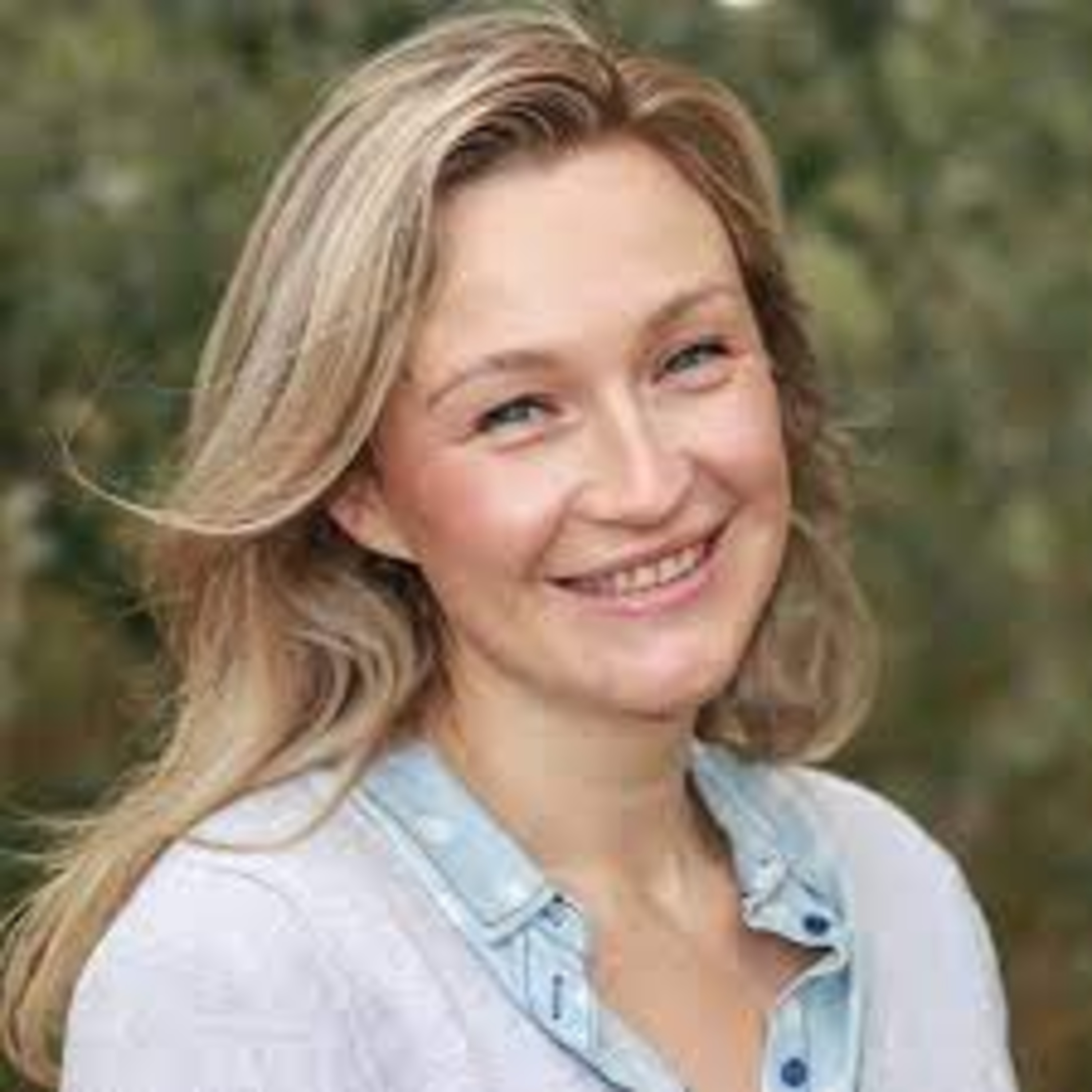 Episode 90 : LA PRÉMÉNOPAUSE (et périménopause) avec Céline Hovette, praticienne Naturopathe, consultante en Nutrition et conseillère en aromathérapie (2/2) episode artwork