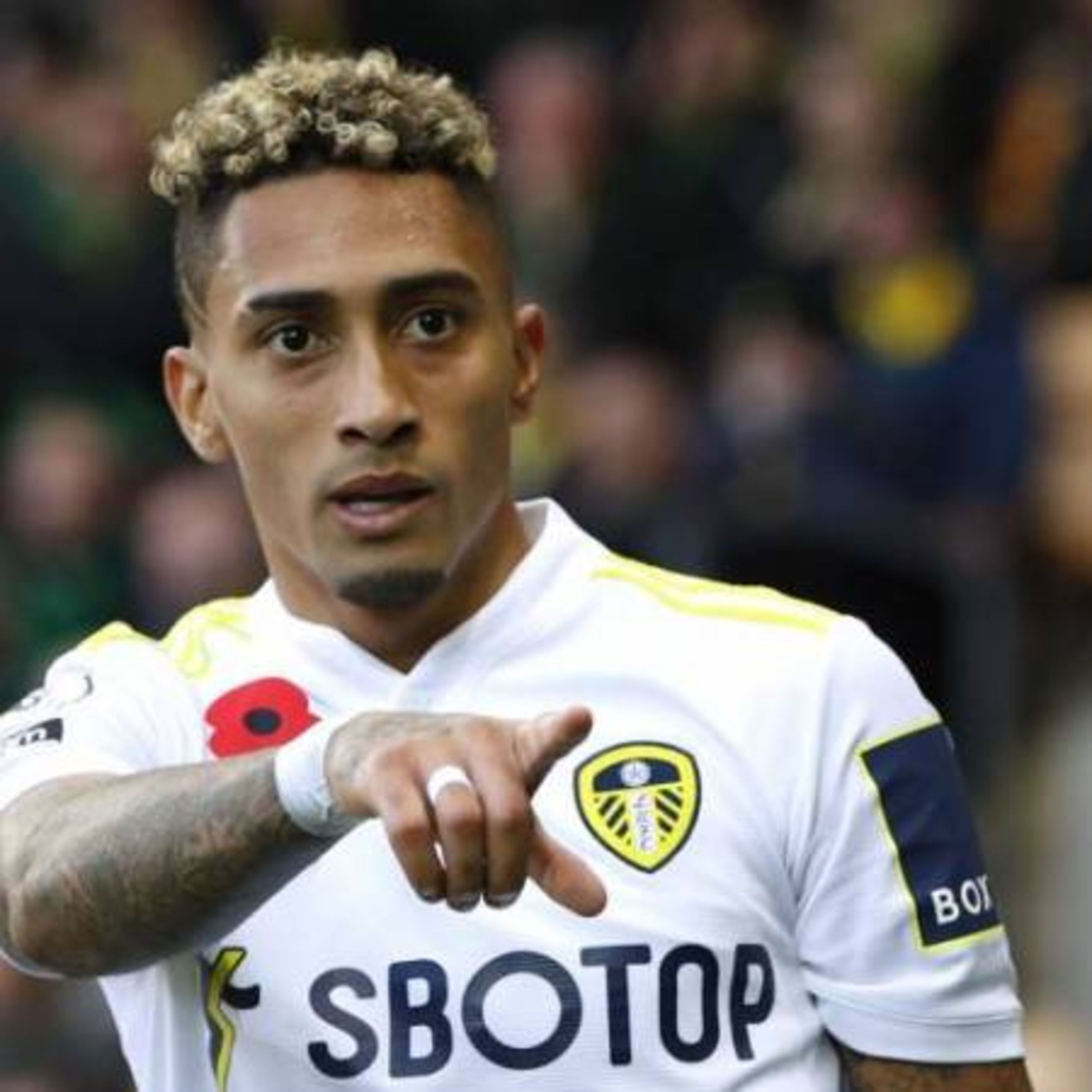Barcelona step up bid for Raphinha. episode artwork