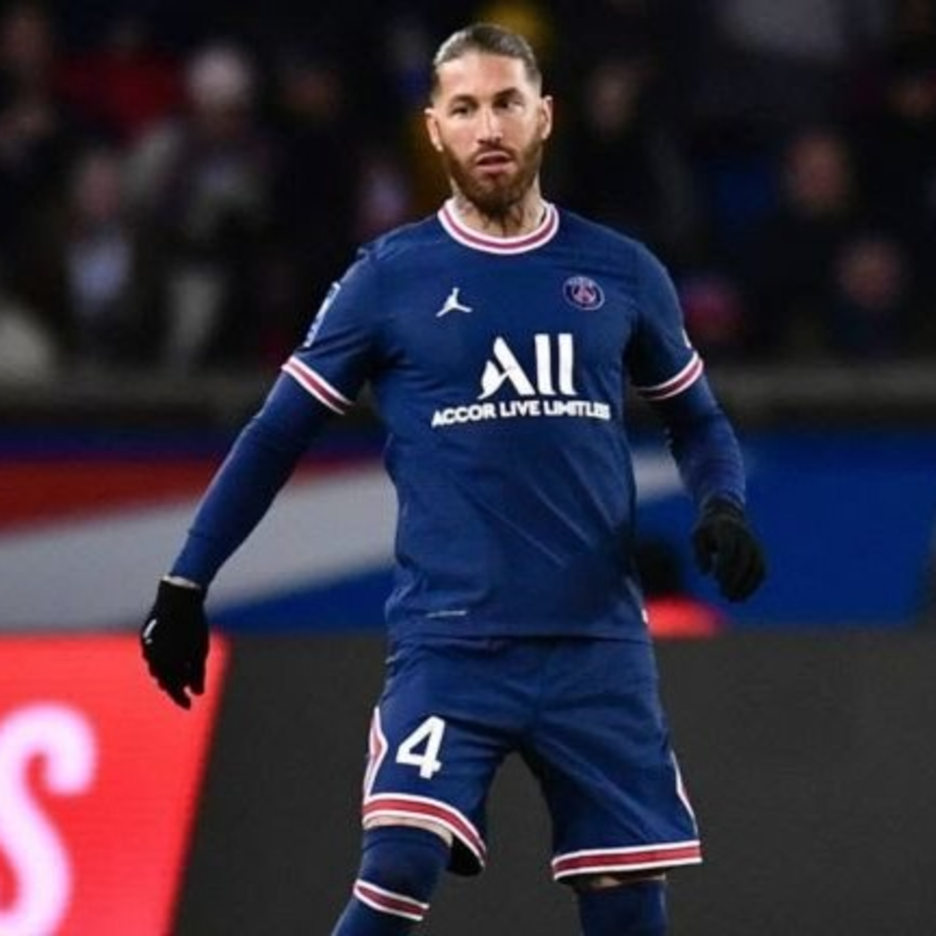 Sergio Ramos booed and whistled during PSG’s win against Lorient. episode artwork