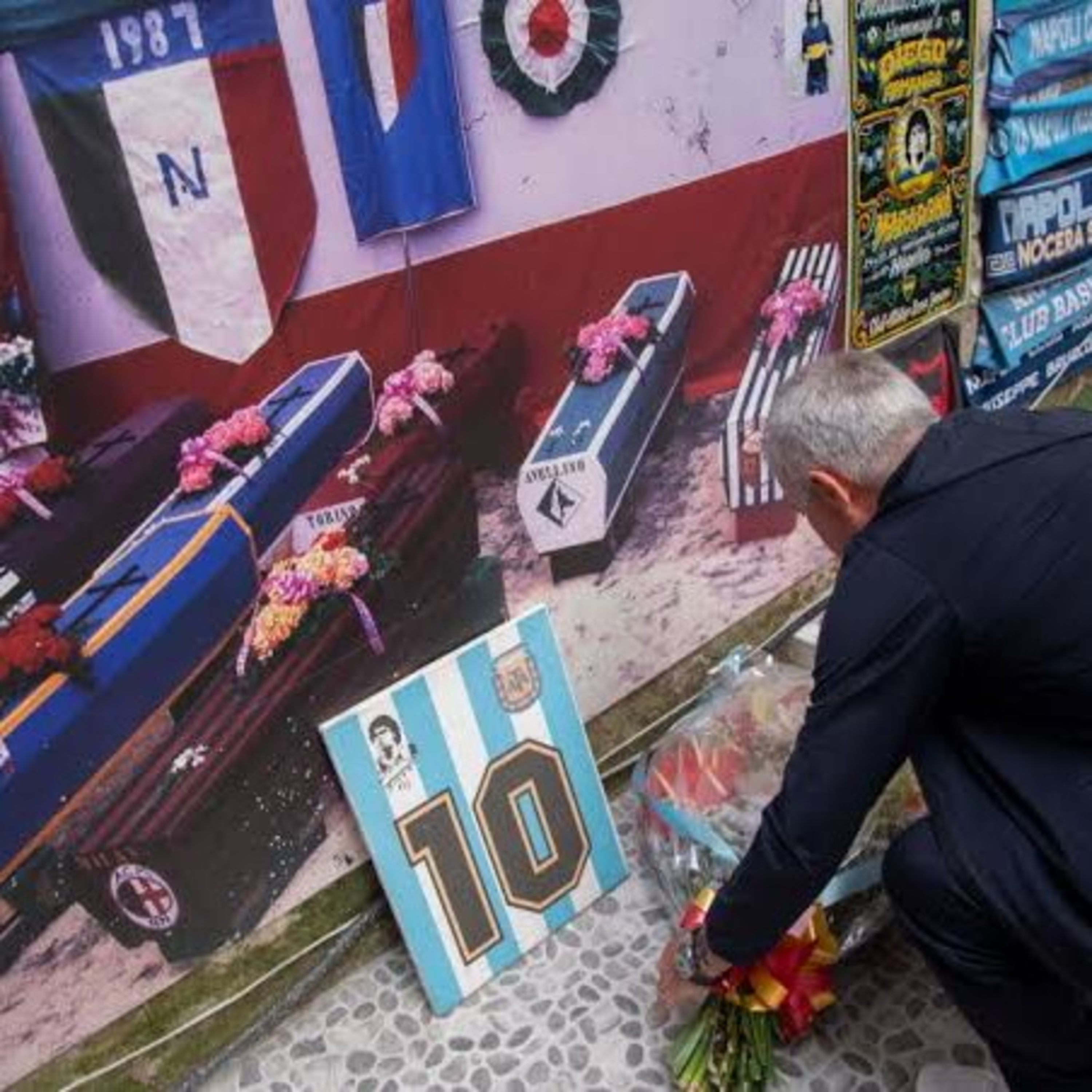 Jose Mourinho shows respect to Diego Maradona in Naples. episode artwork
