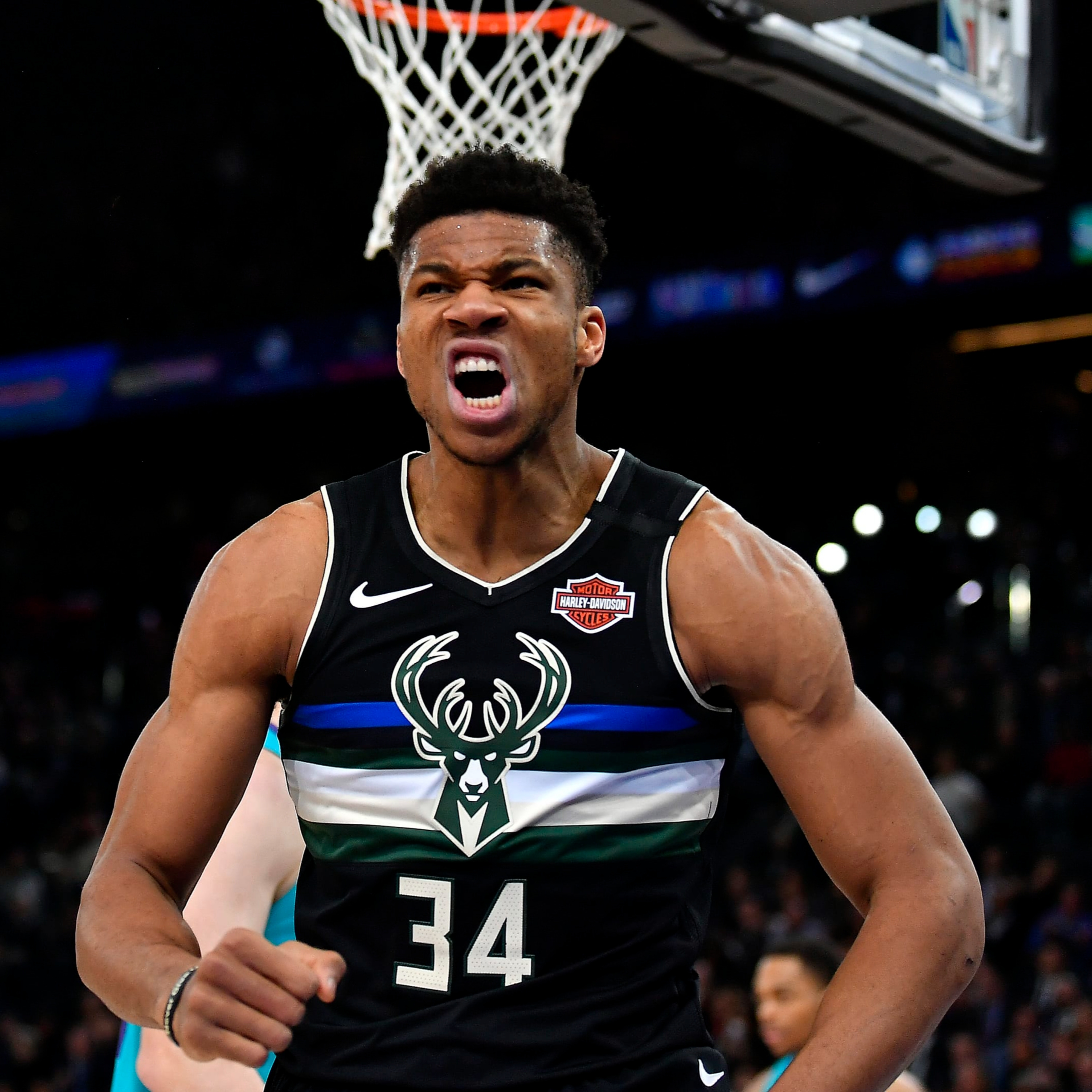 cover of episode Lakers Fast Break- The Big Giannis Extension with Chris and Dom Lardieri!
