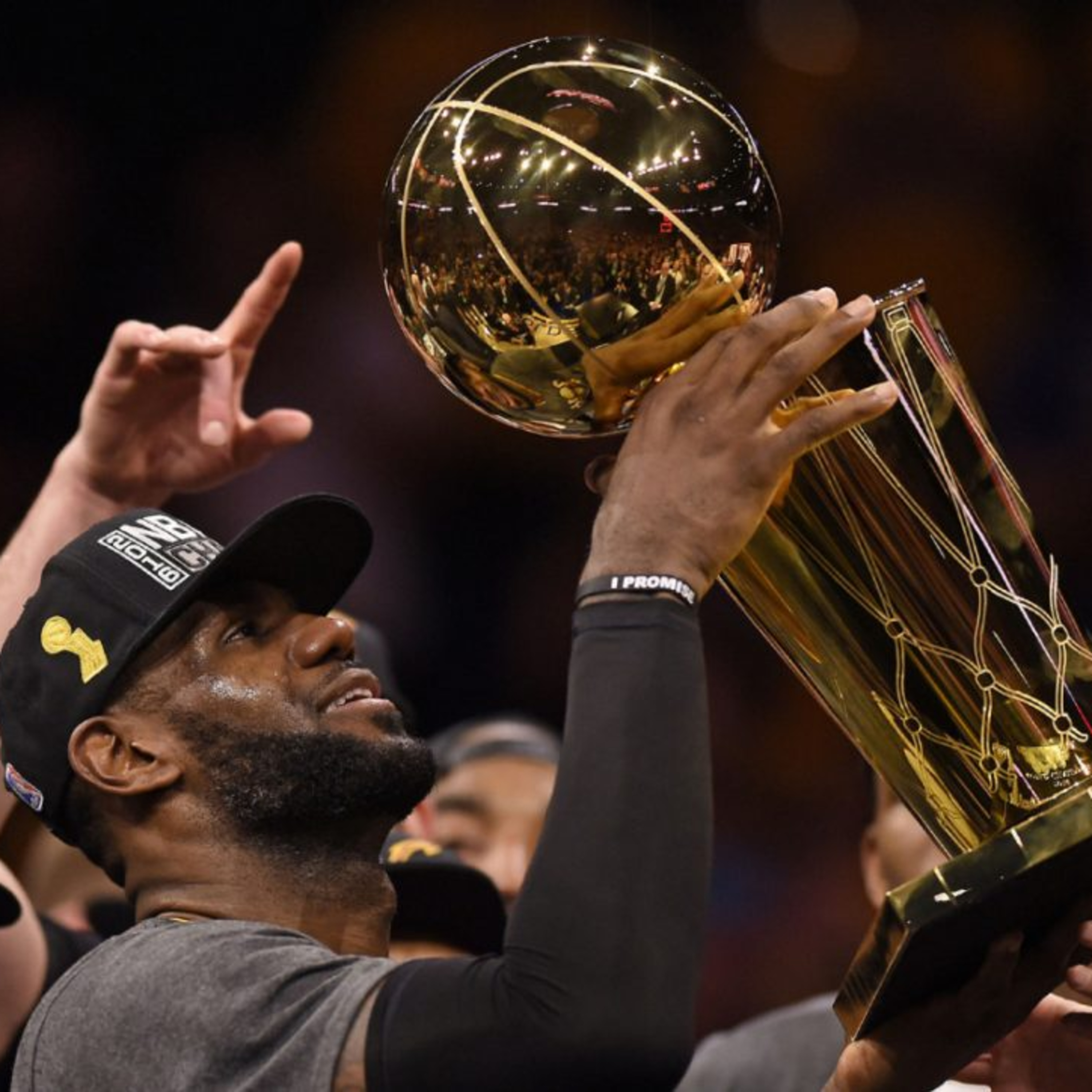 Lakers Fast Break- Lakers Championship Rewind Part Three