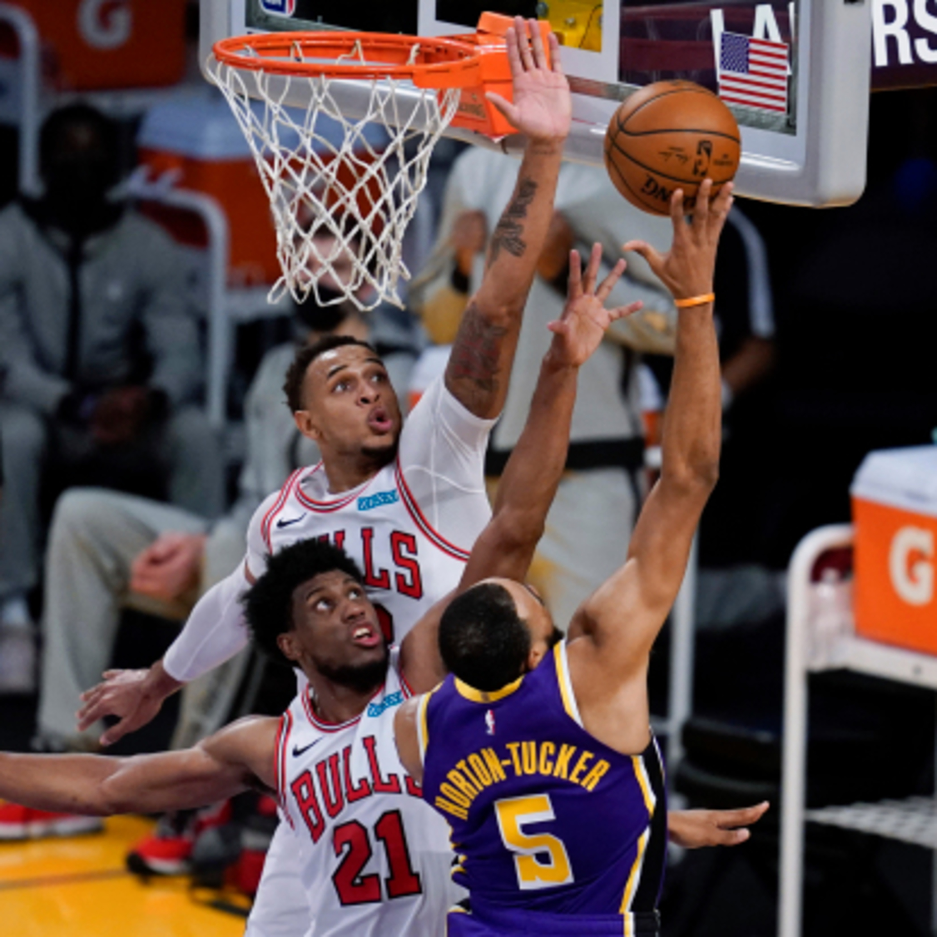 Lakers Fast Break- Lakers-Bulls Post Game Wrap Up Show!