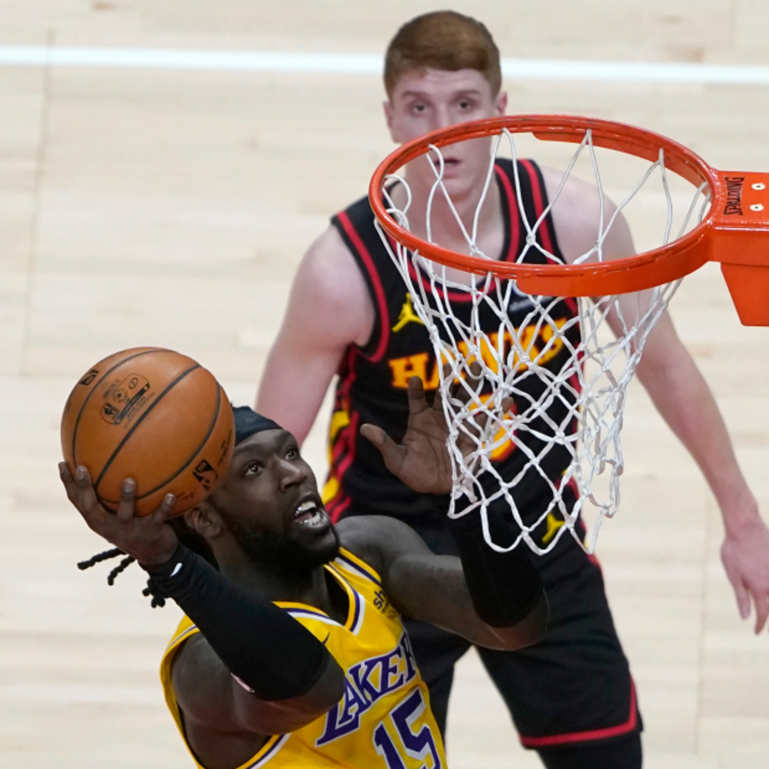Lakers Fast Break- Lakers-Hawks Post Game Report!
