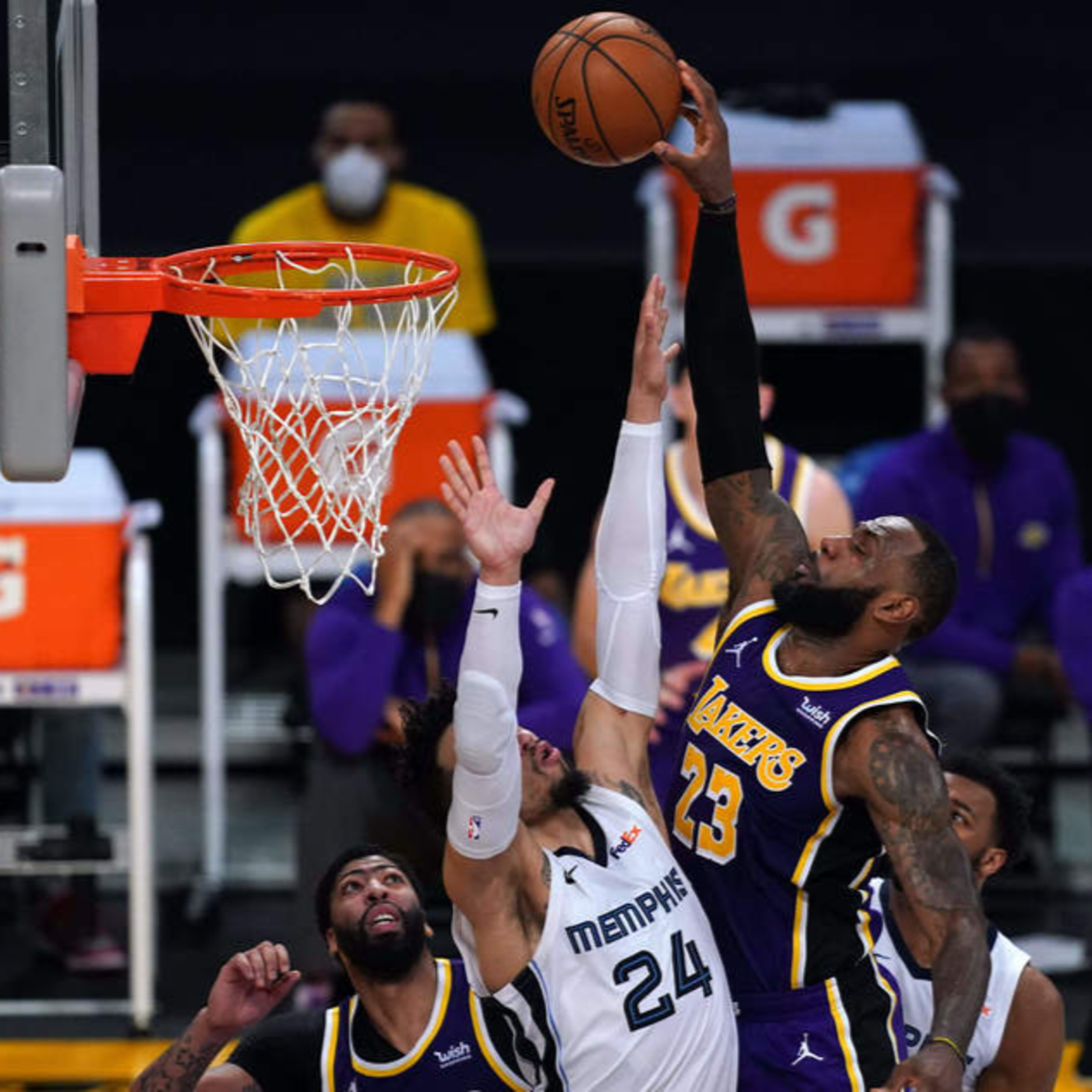 Lakers Fast Break- Lakers-Grizzlies Post Game Report!
