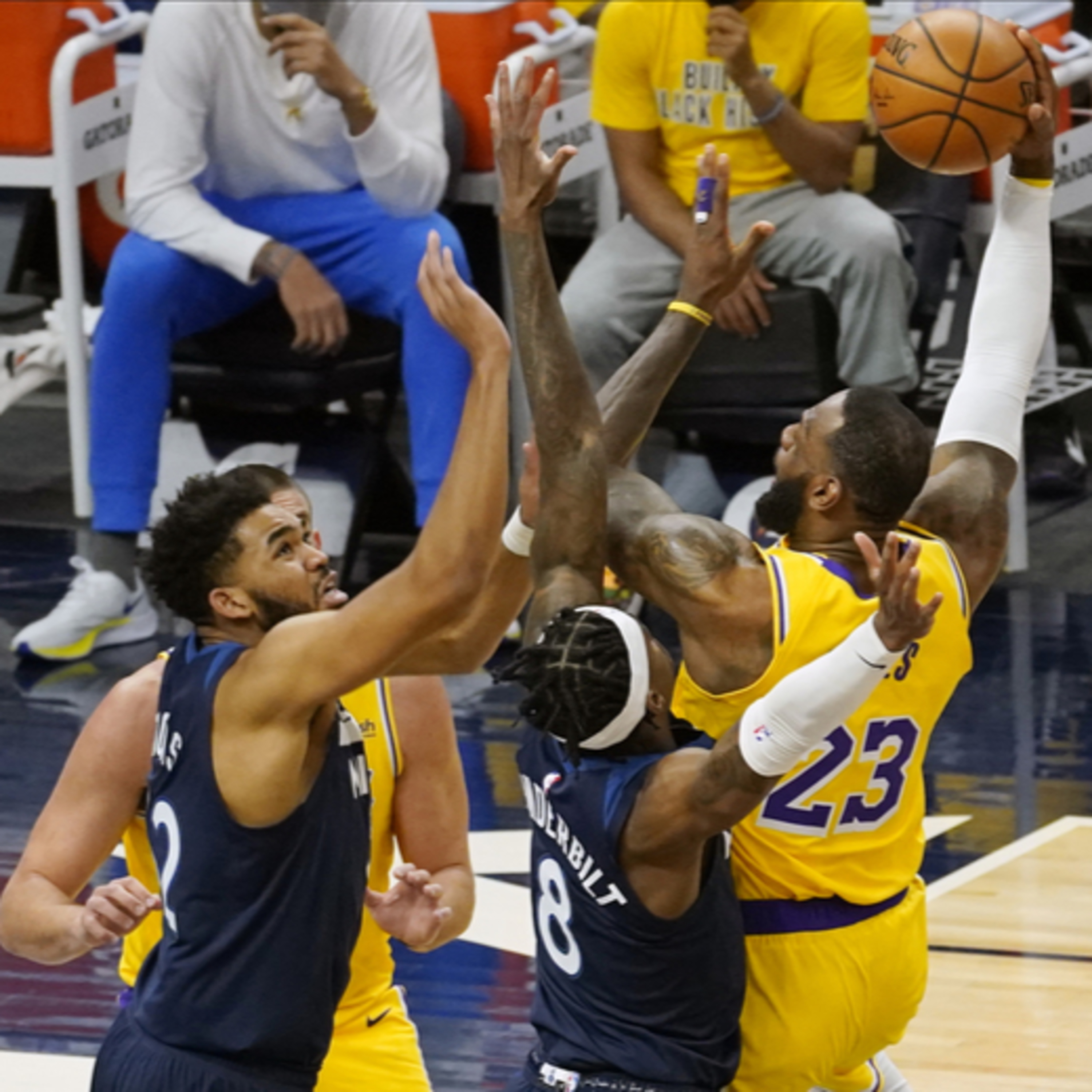 Lakers Fast Break- Lakers-Timberwolves Wrap Up!
