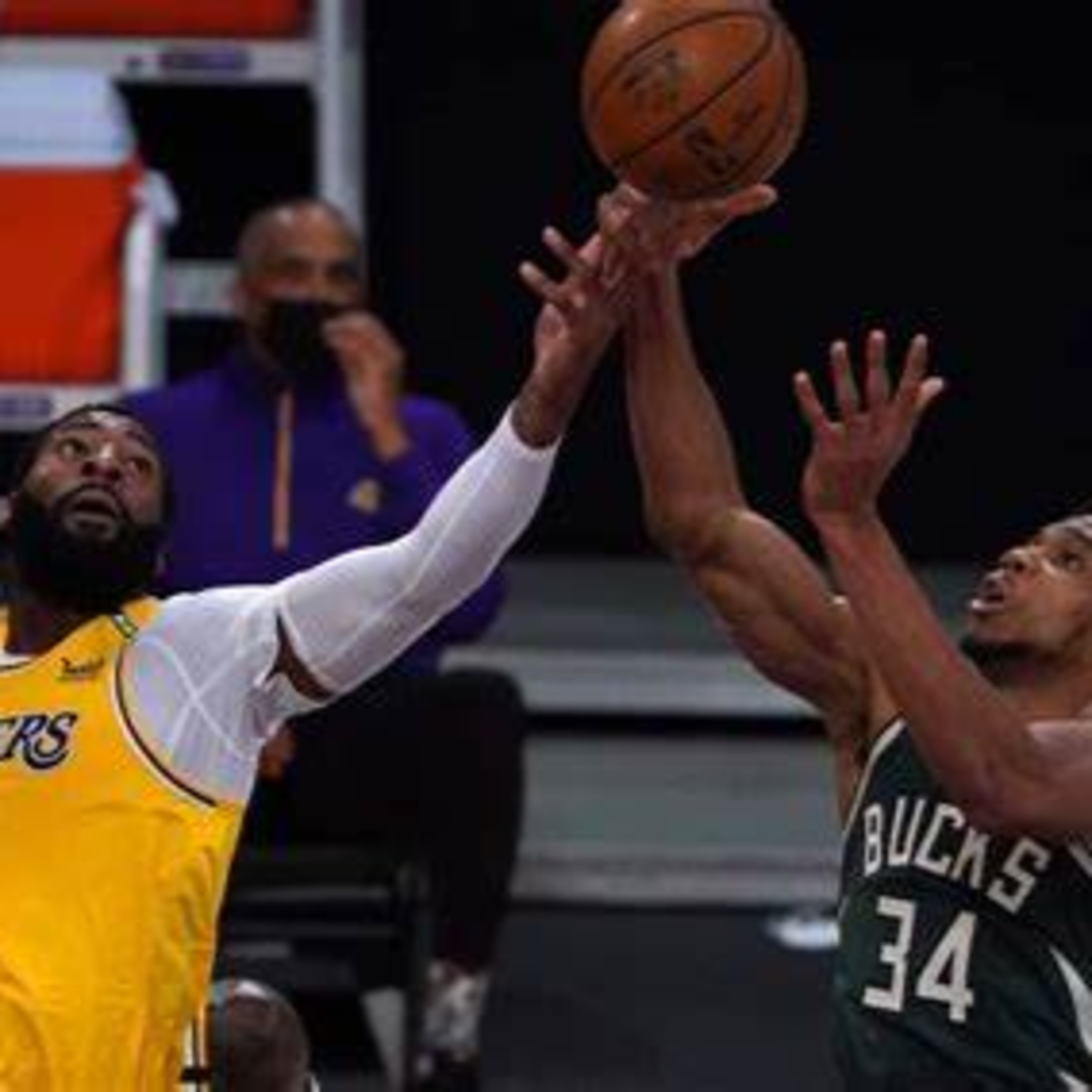 Lakers Fast Break- Lakers-Bucks Wrap Up Show!