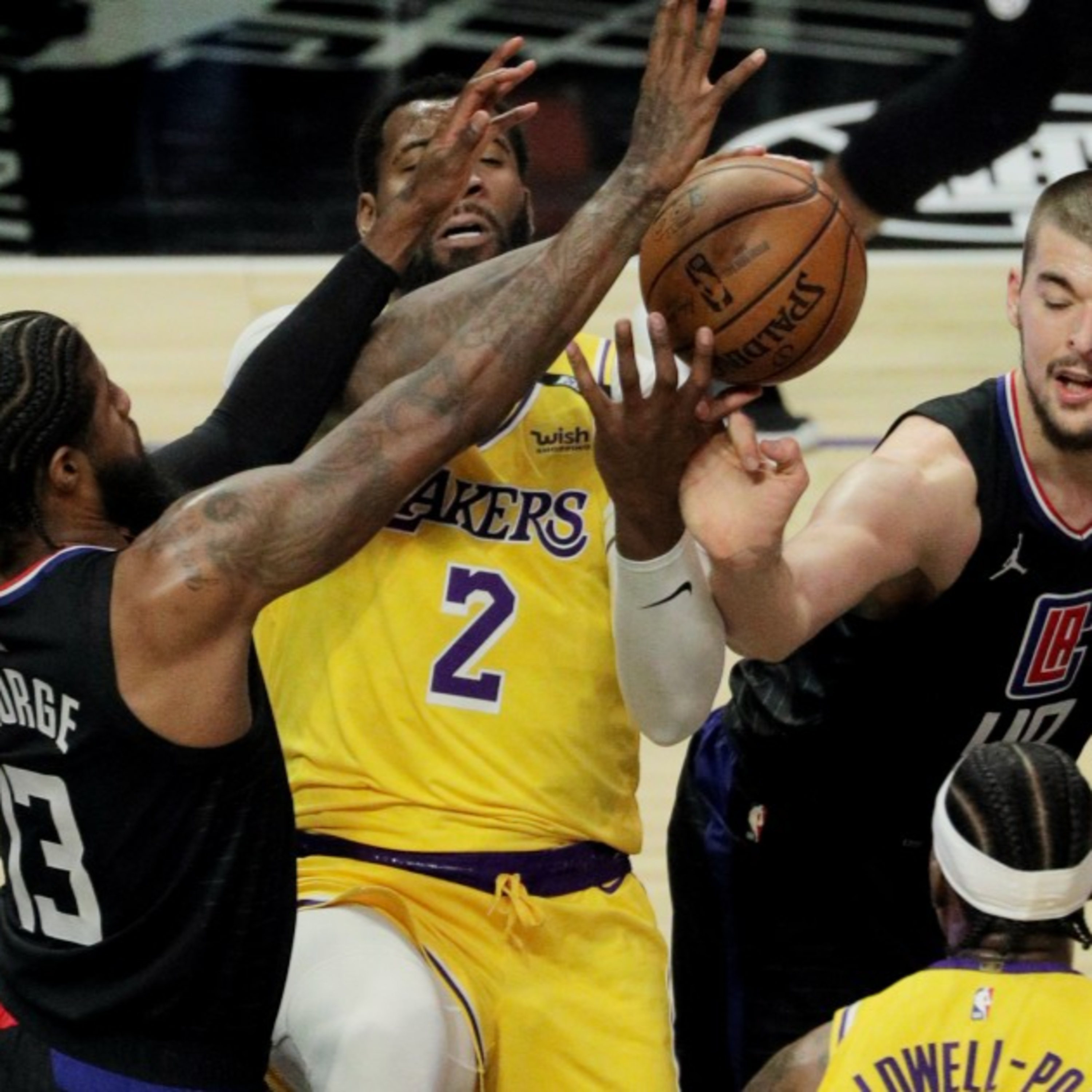 Lakers Fast Break- Lakers-Clippers Post Game and AD Gets Hurt Again!