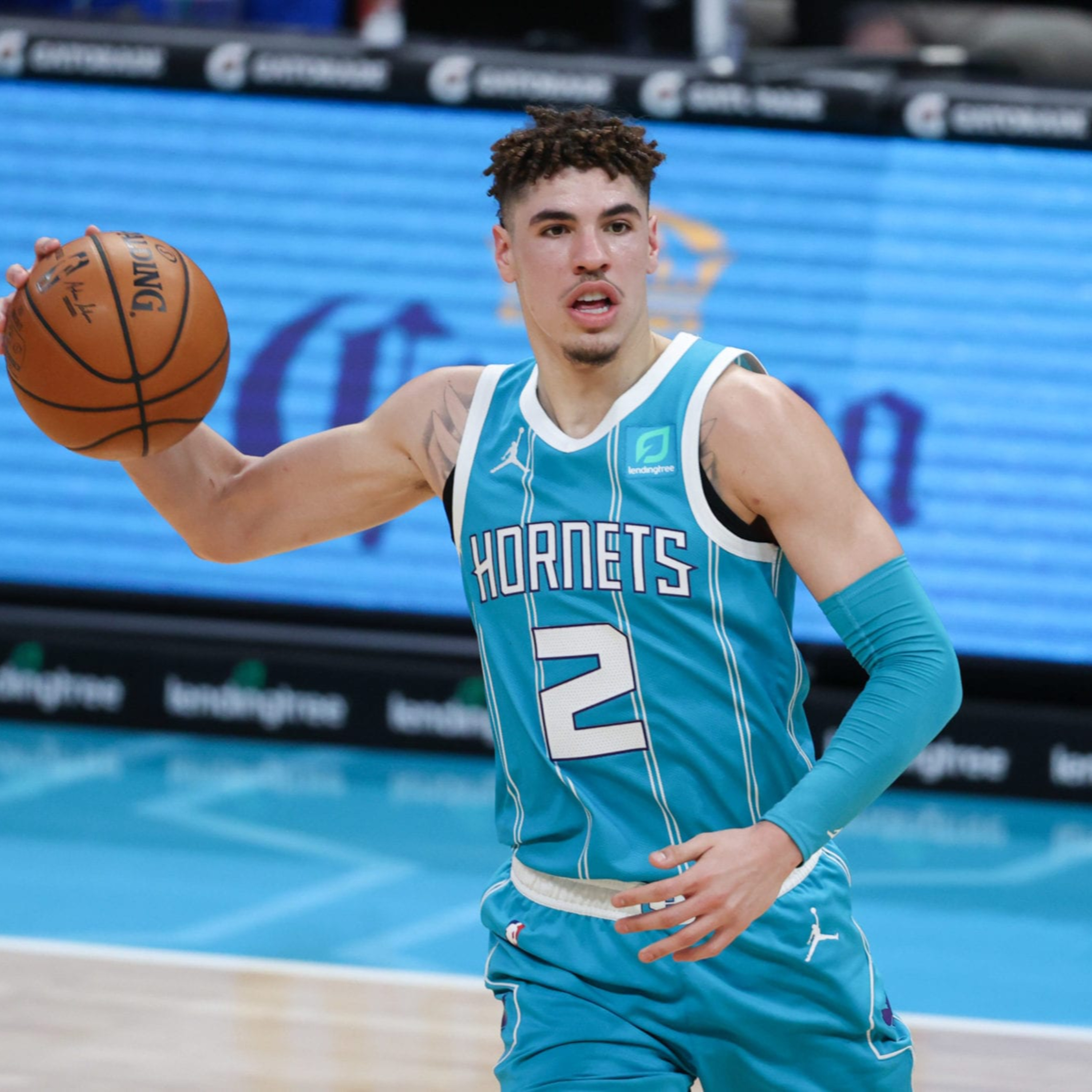 Lakers Fast Break- Lakers and Hornets Preview with Jennifer Matthews Lewis!