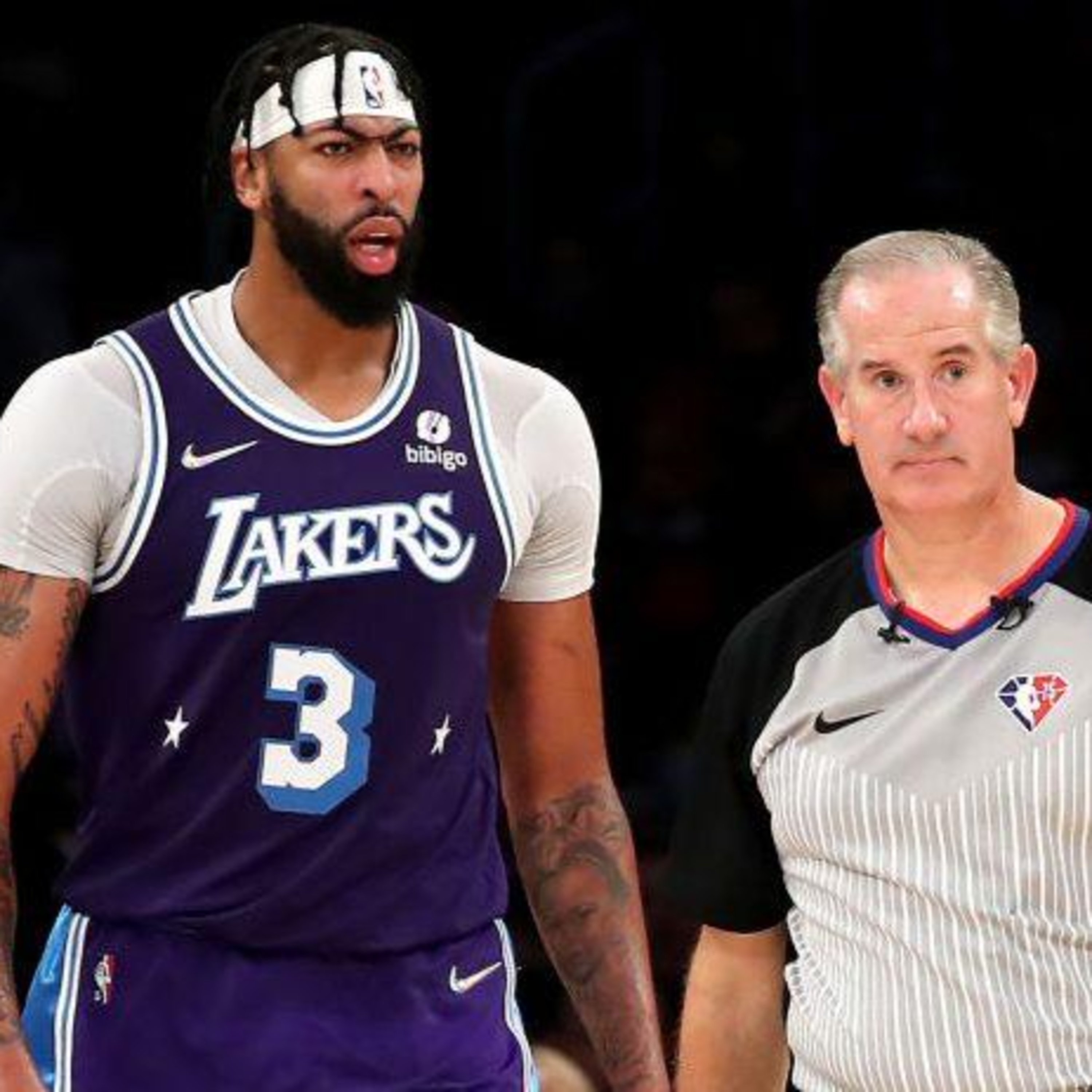 Lakers Fast Break- Anthony Davis Concerns and LeBron Injury Update with 