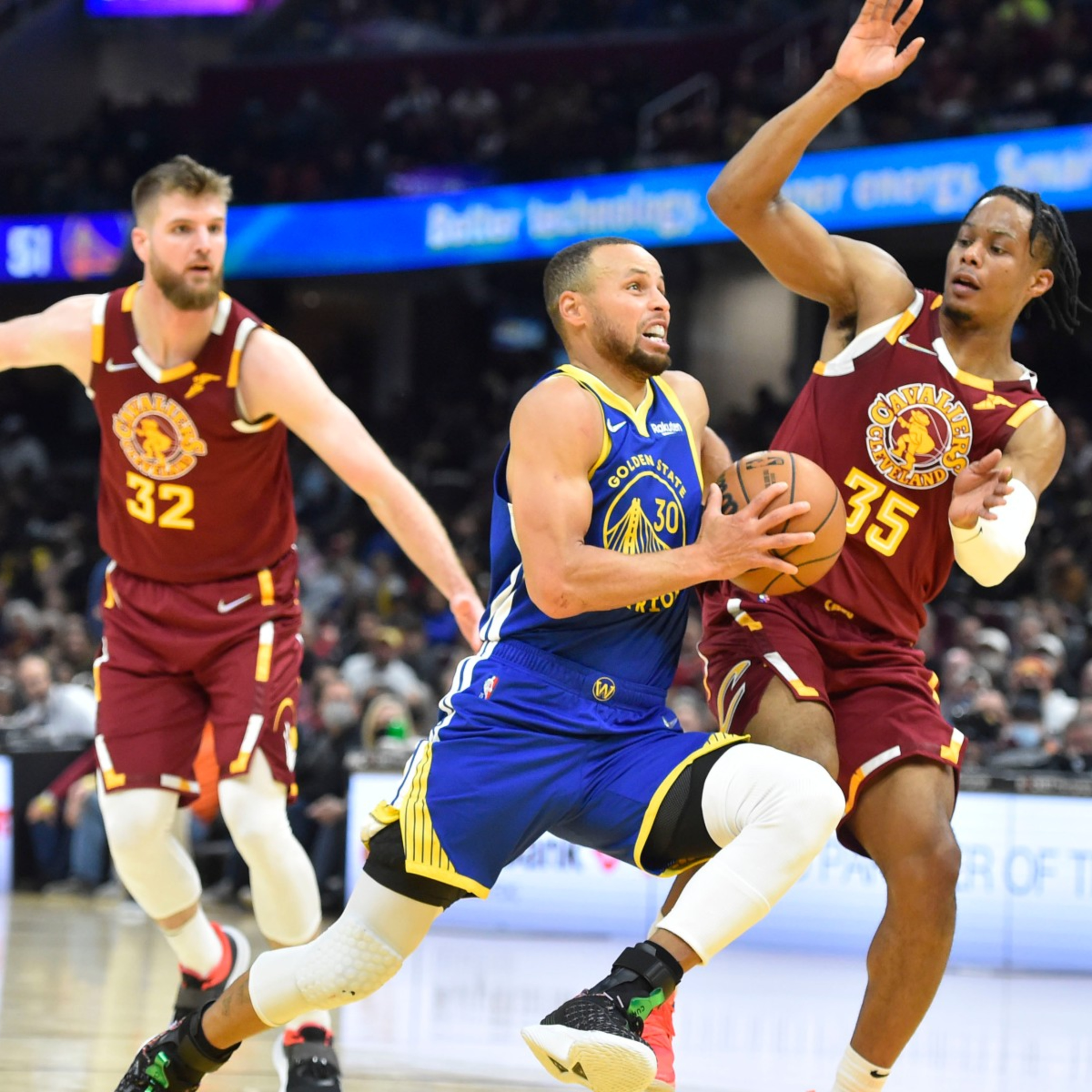 Lakers Fast Break- Late Night NBA Talk with Jamie Sweet!
