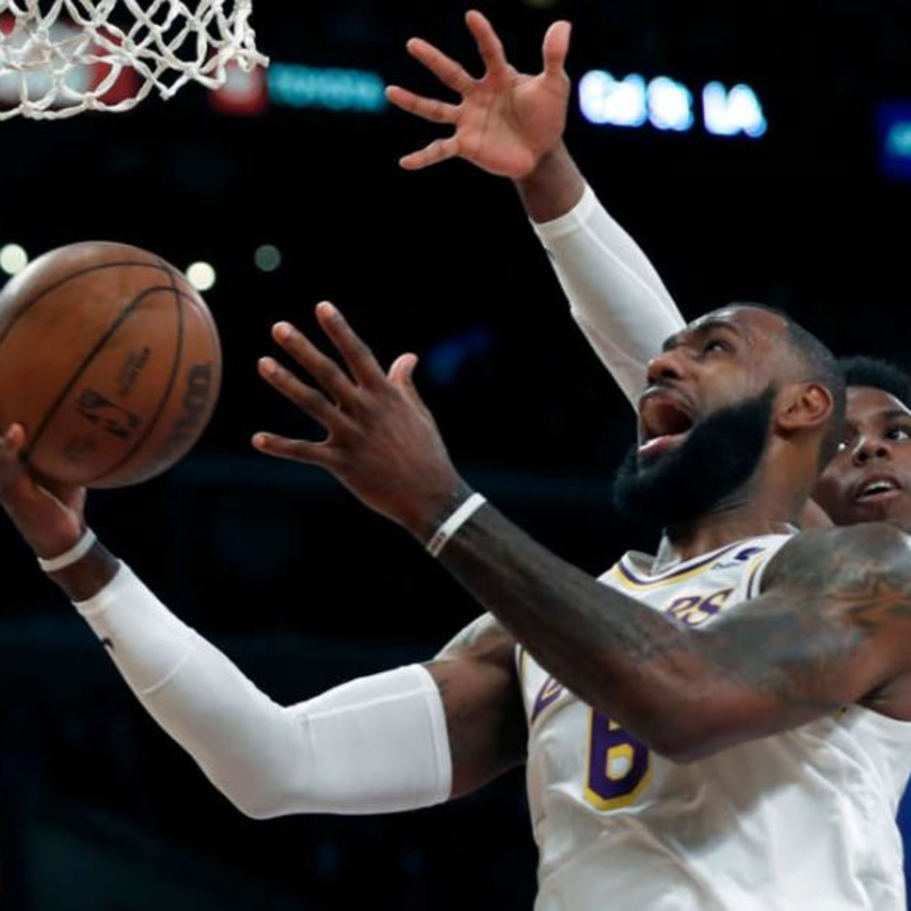 Lakers Fast Break- Lakers-Pistons Wrap Up with LakerTom!