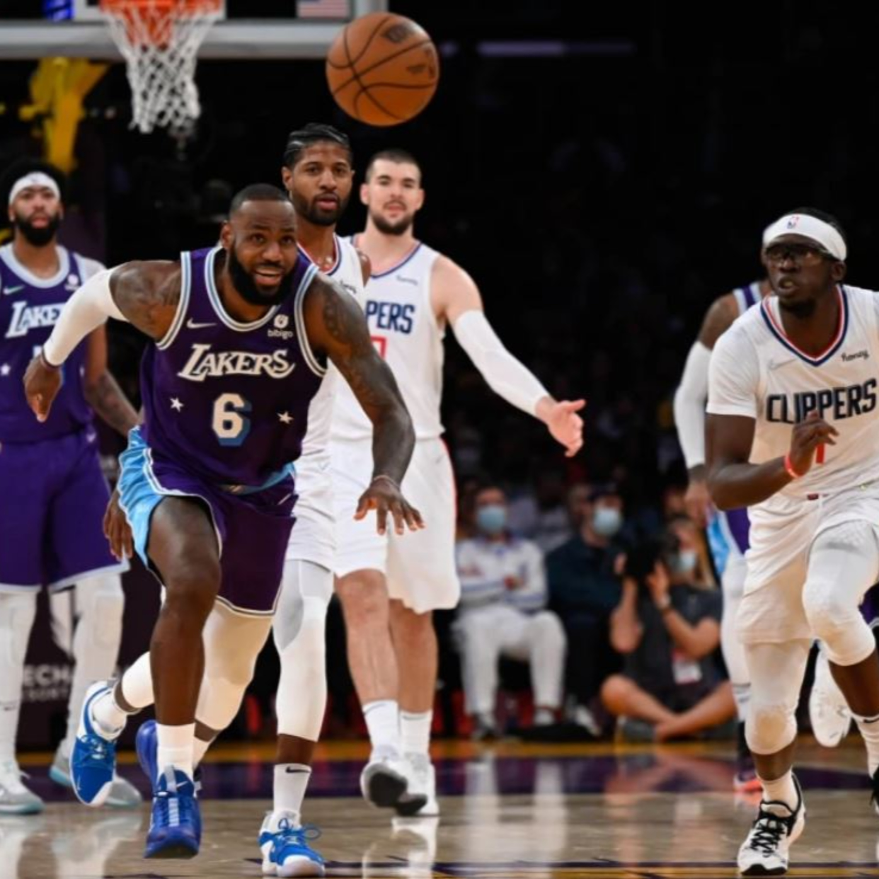 Lakers Fast Break- Lakers-Clippers Post-Game with LakerTom!
