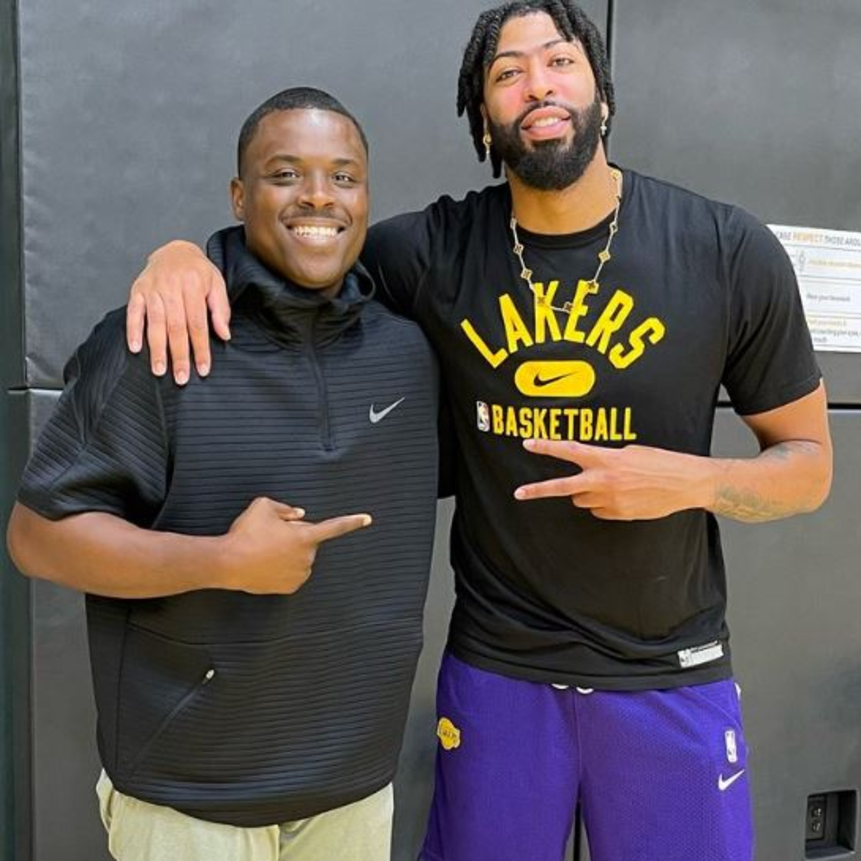 Lakers Fast Break- Is It Time To Question The Summer Plans For Anthony Davis? w/LakerTom & Joe Soro!