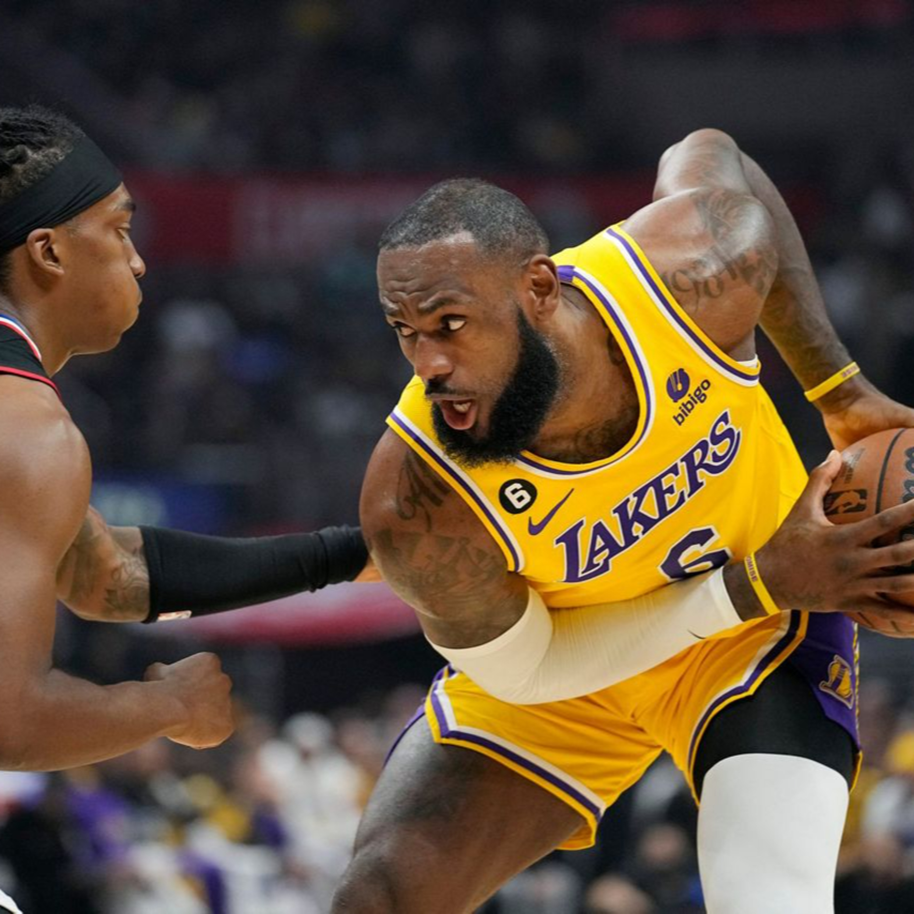 Lakers-Clippers Post-Game and LeBron Gets Injured Again! Group Chat!