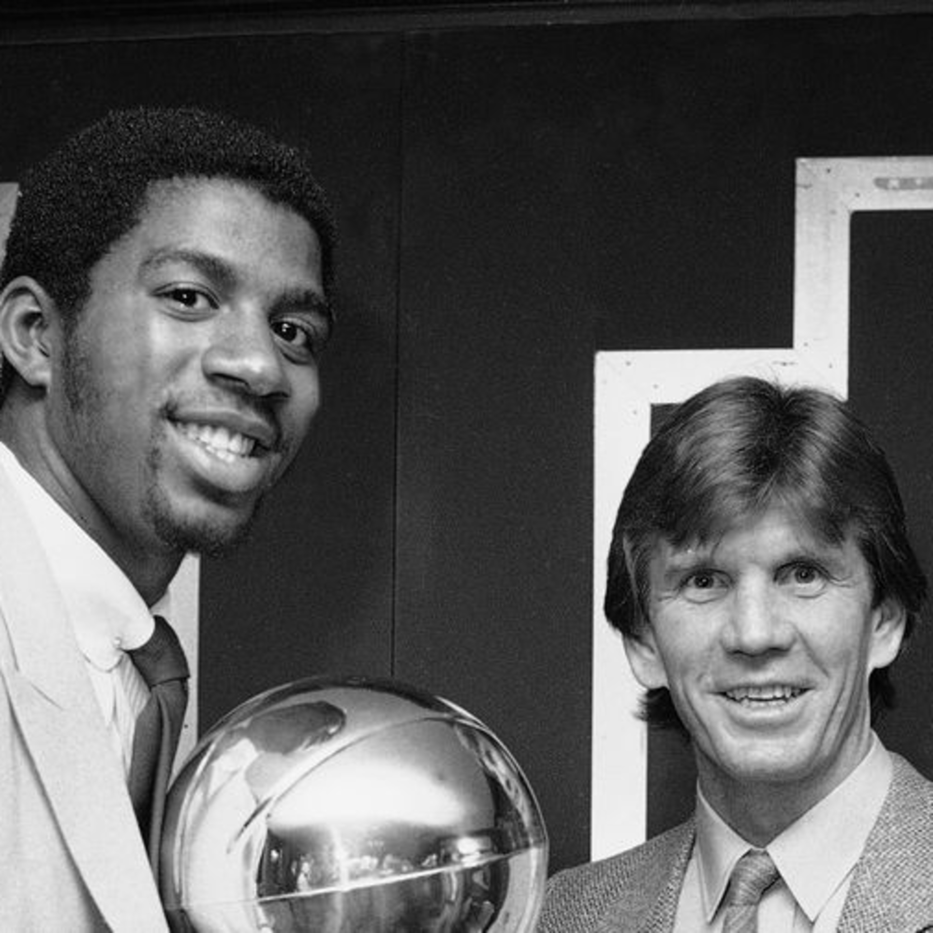 Lakers History 101- The Paul Westhead Era Comes To An End PLUS A LeBron Injury Update!