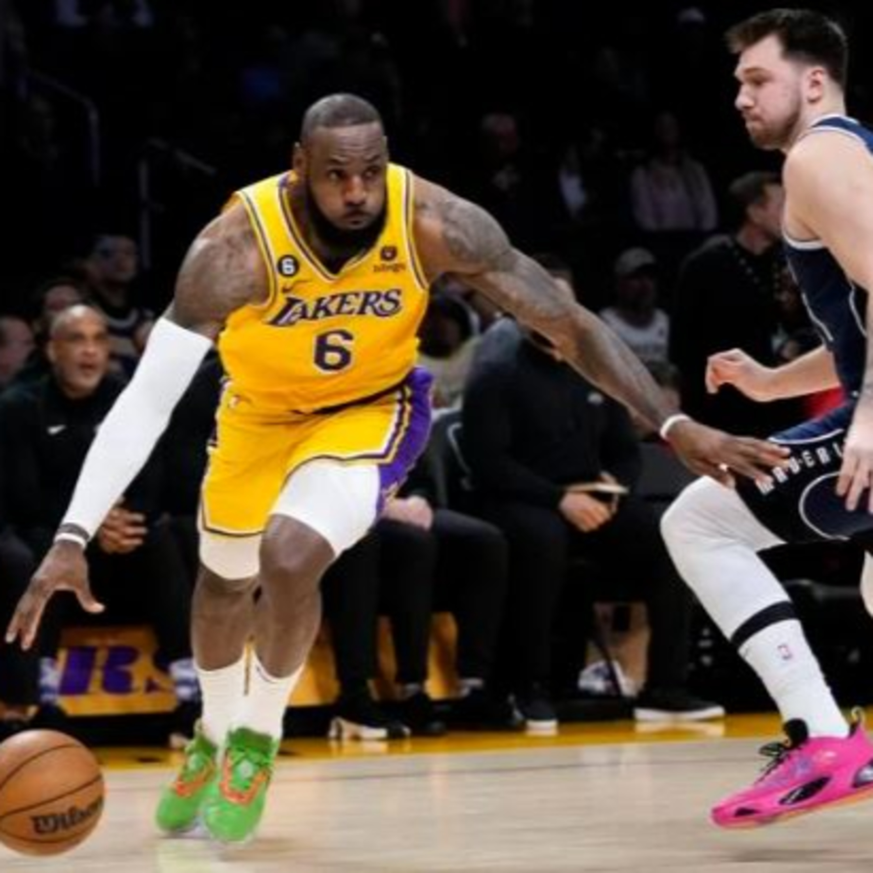 Lakers-Mavericks Post Game! Let The Second Half Begin! Group Chat!