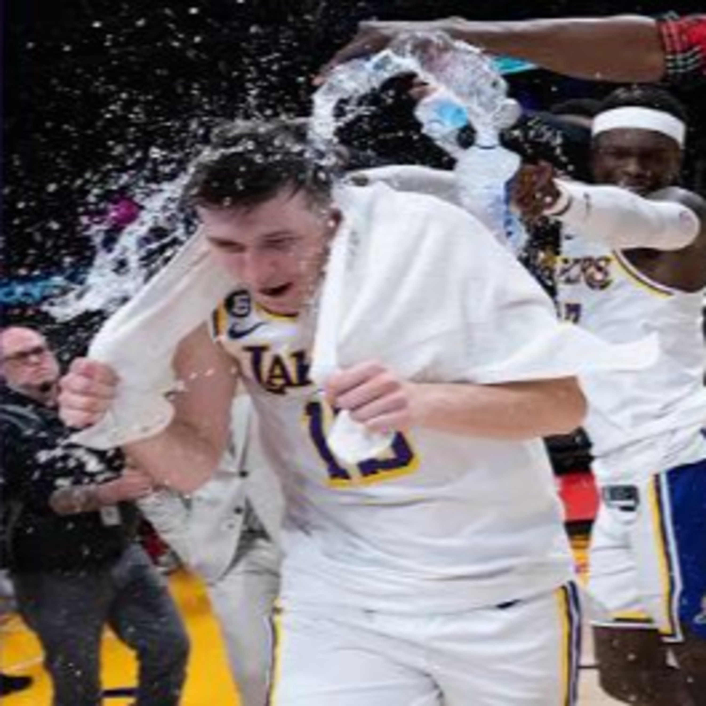 Lakers-Magic Post-Game! Austin Reaves Gets The Lakers Back In The Win Column! Group Chat!