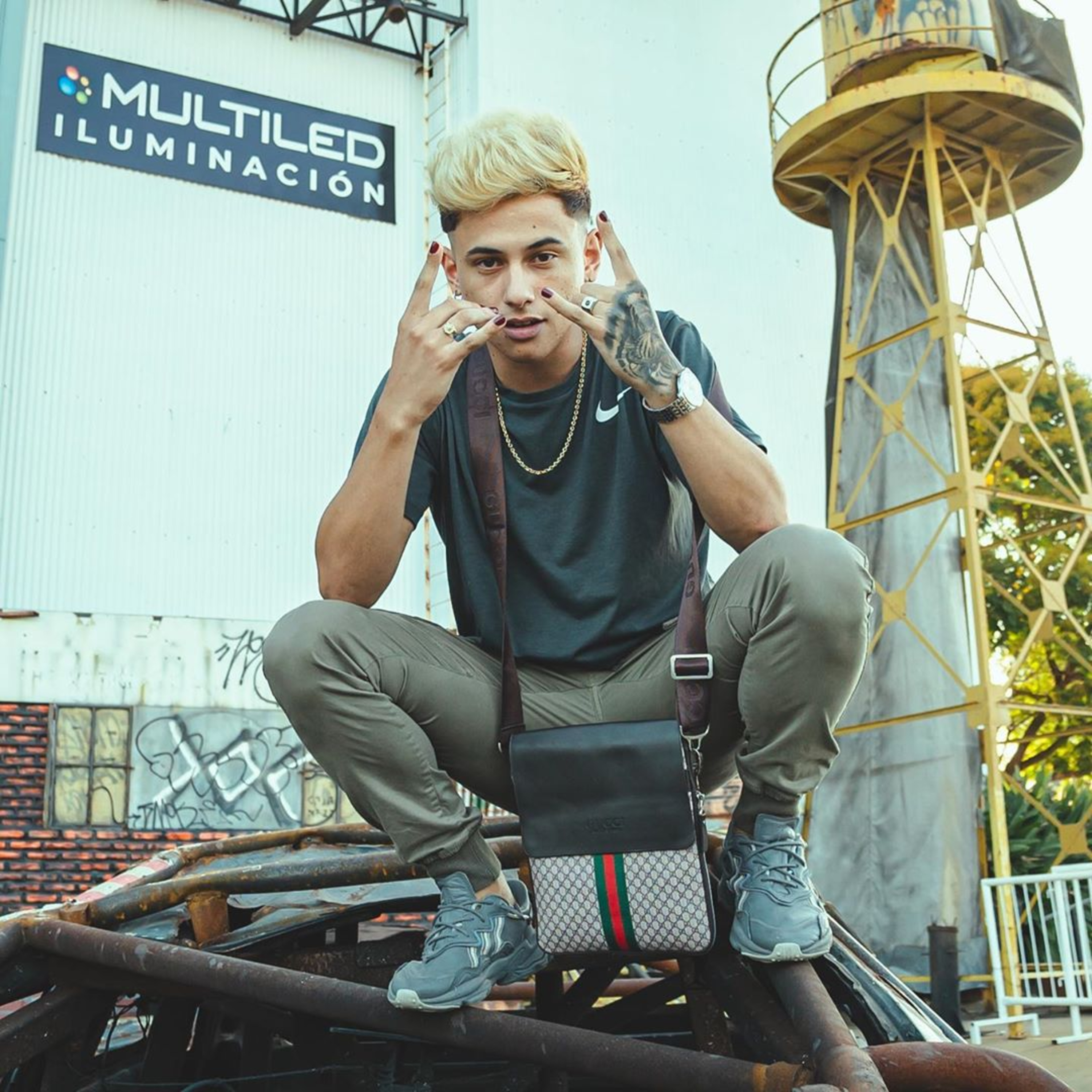 Nax King presenta: "Parachute" episode artwork