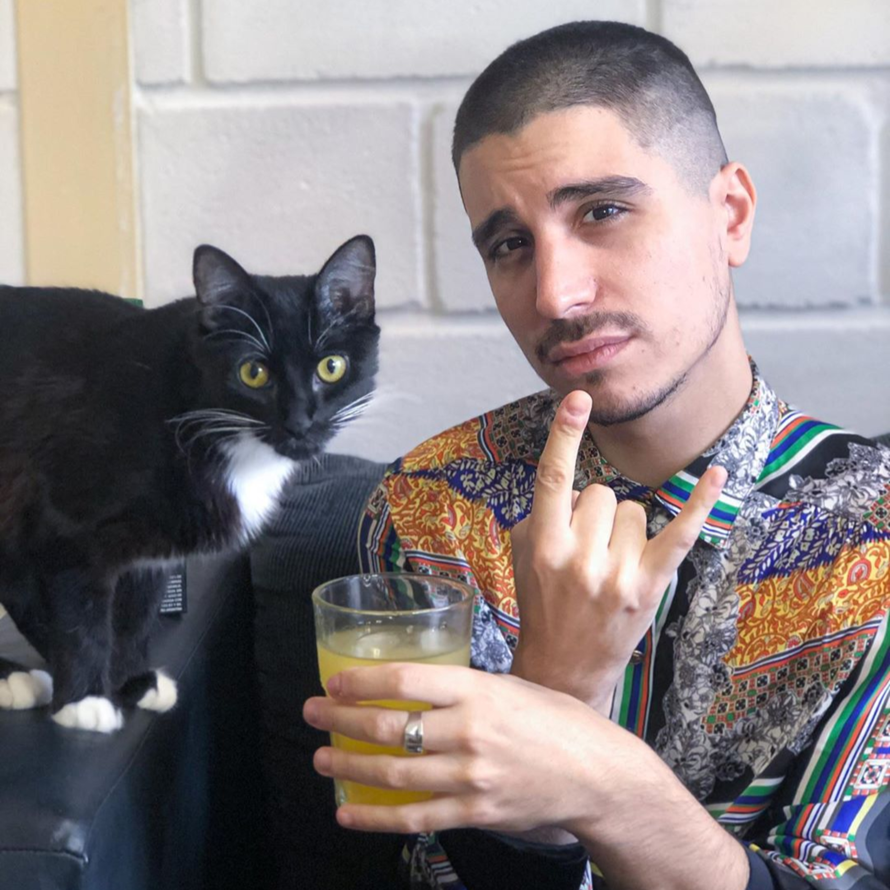 Ale Zurita estrenó "Subirme al chart" episode artwork