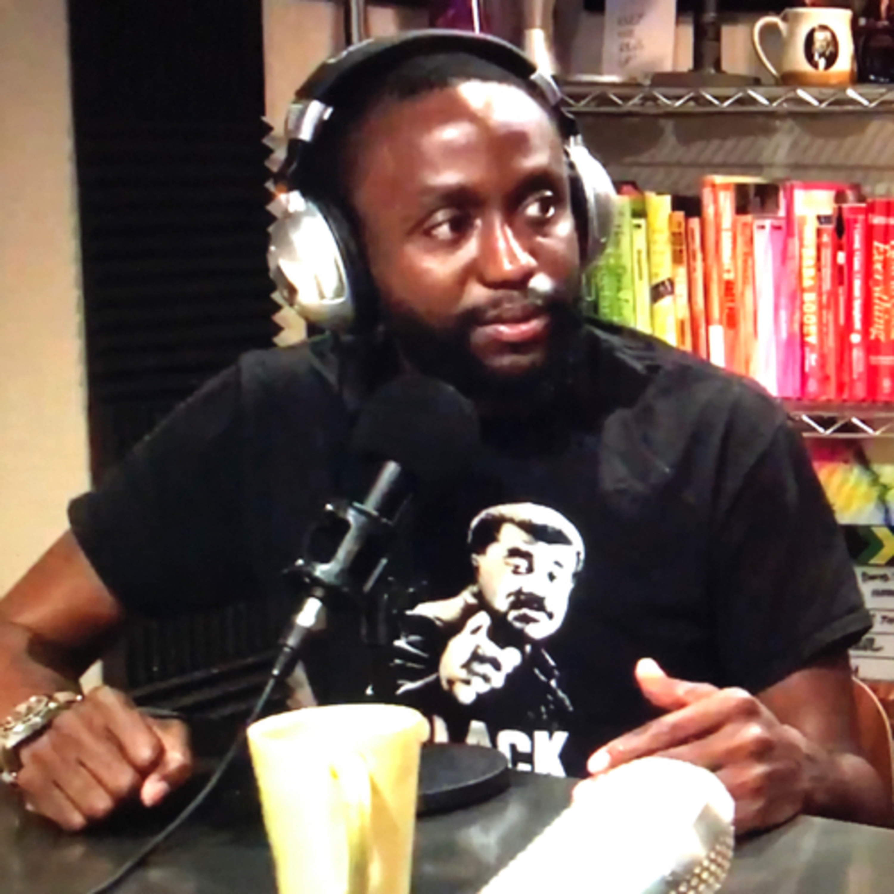 030 • BYRON BOWERS comedian 🎤 episode artwork
