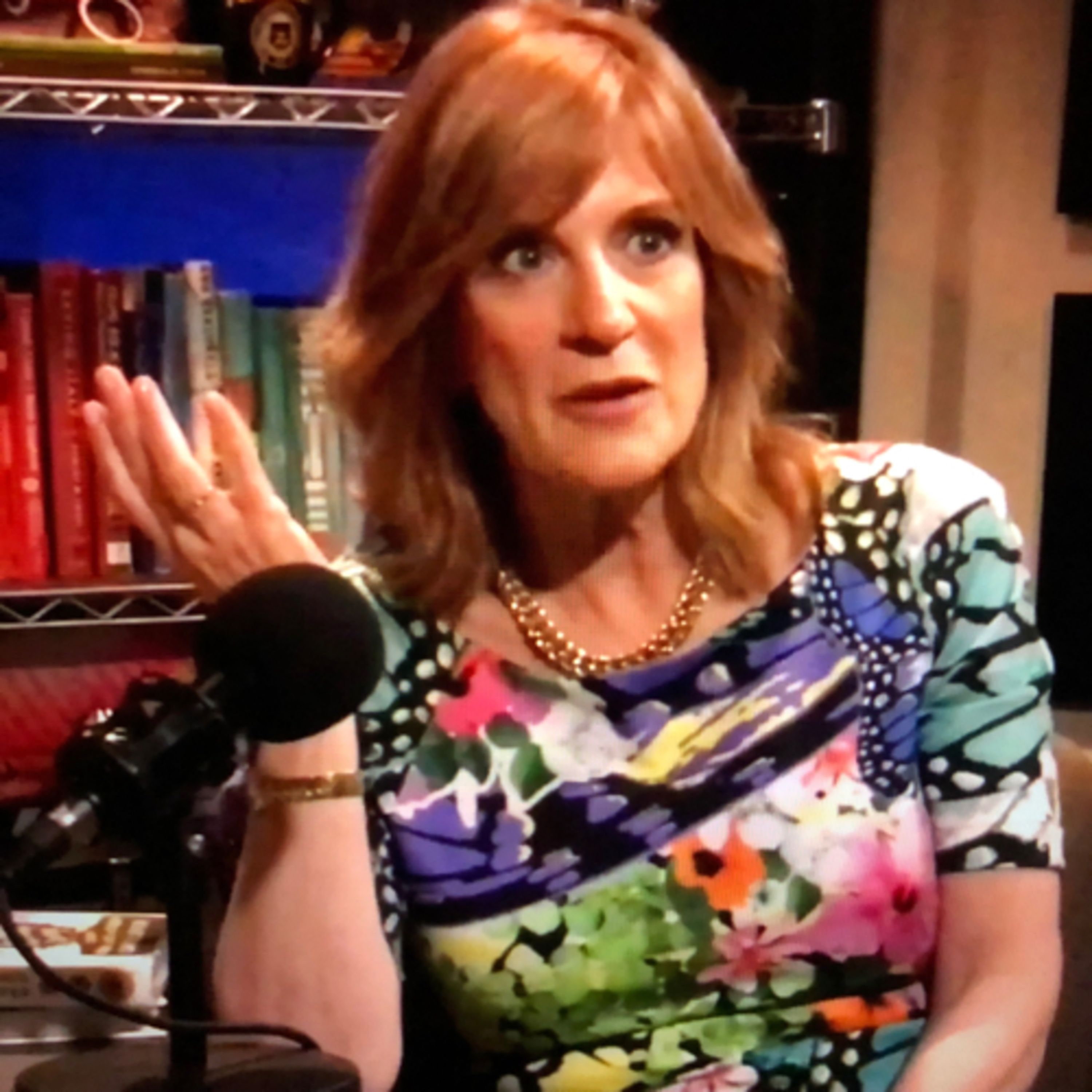 072 • CAROL LIEFER writer, producer, comedian 🎤 episode artwork