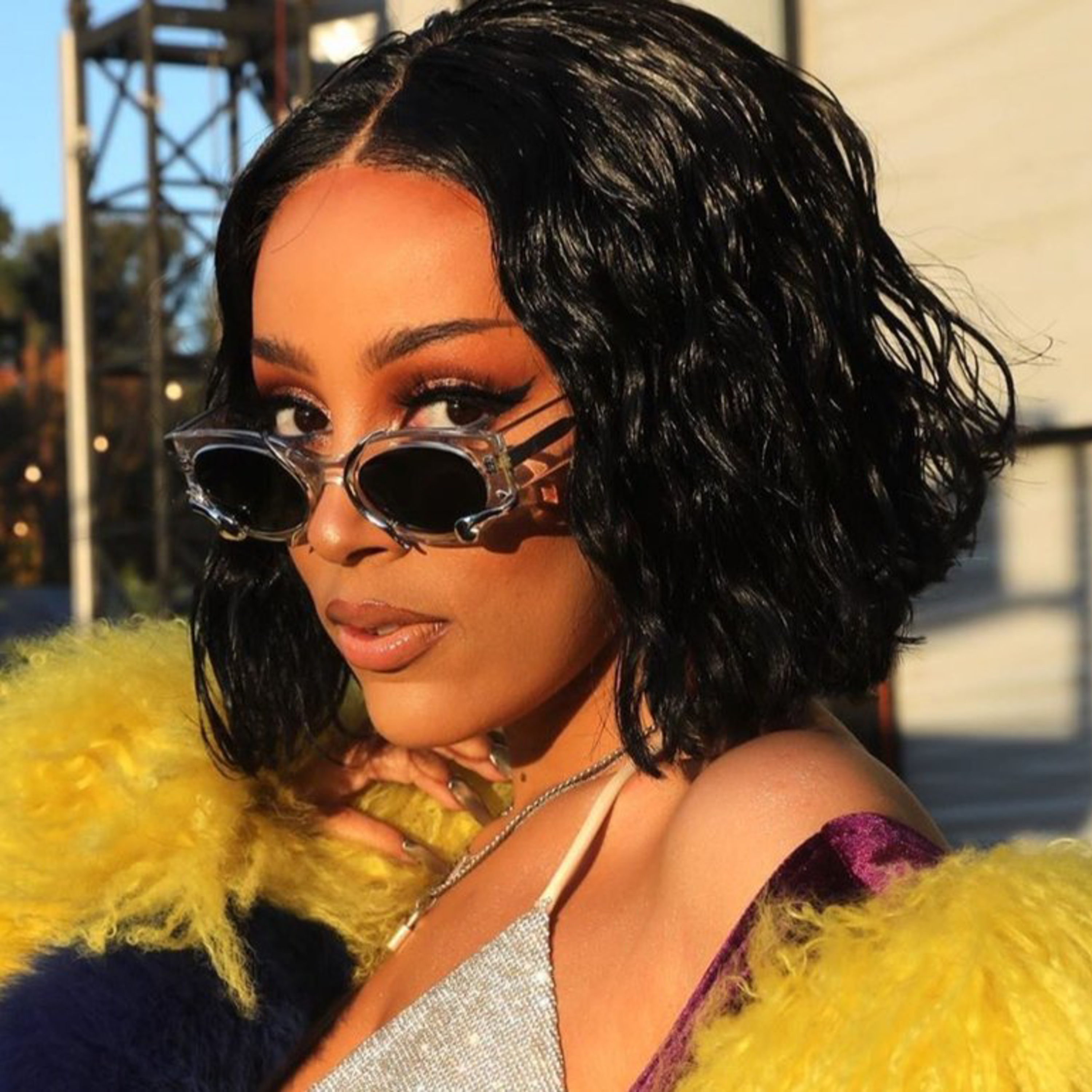 Bloodstains Shirt Sza Uploadr Podcast Podtail