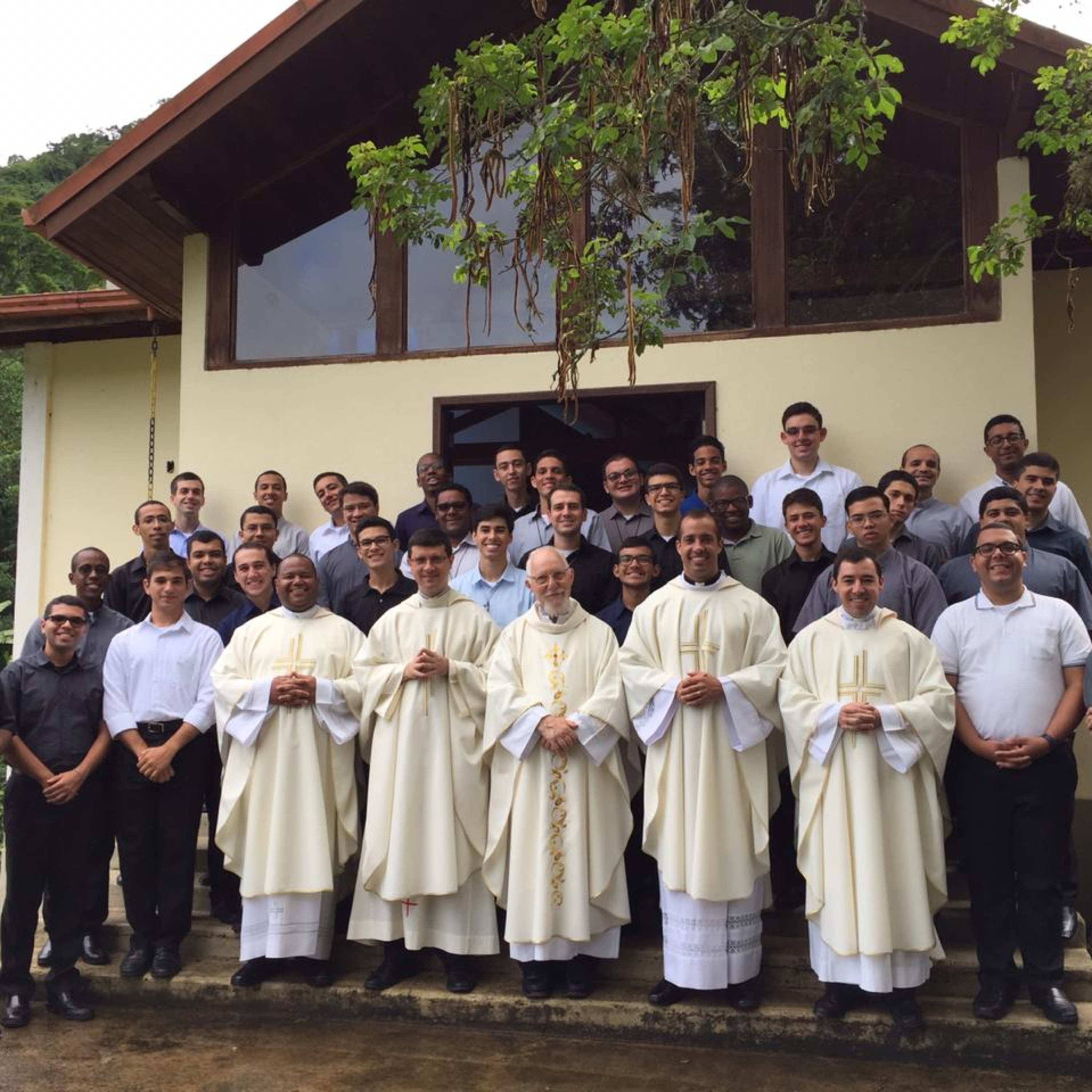 Amor Divino - A Voz da Diocese de Petrópolis