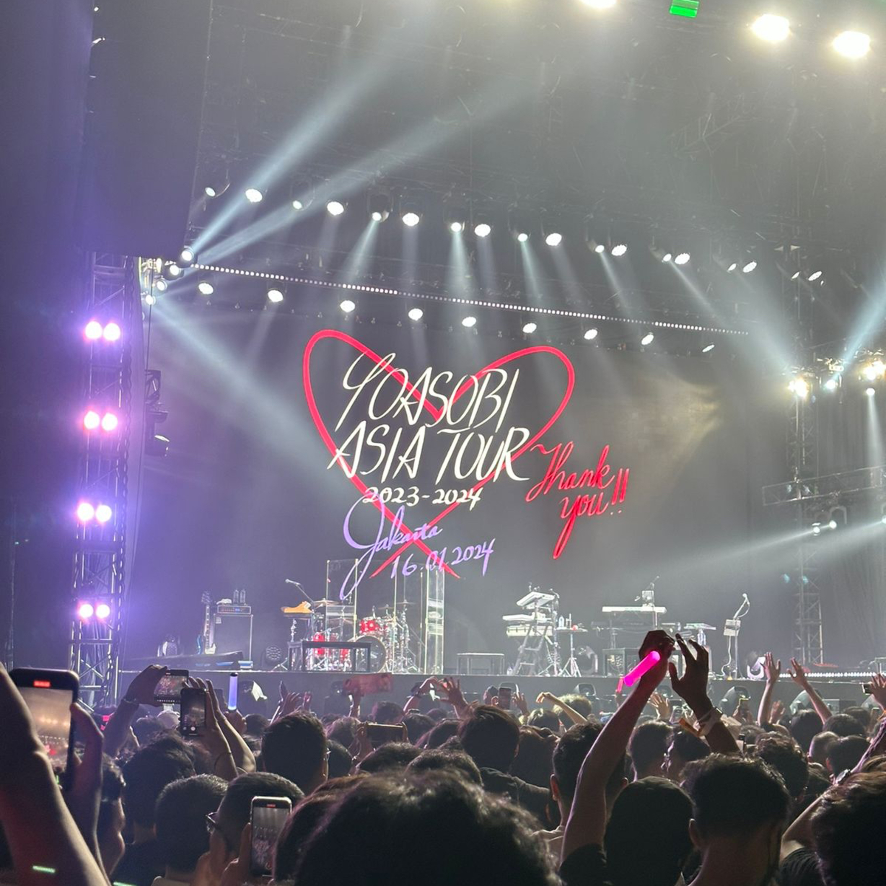 day 512. yoasobi asia tour: jakarta / karaoke nightshift: kaum beda agama / capt's karaoke under influence: coldplay + bruno  episode artwork