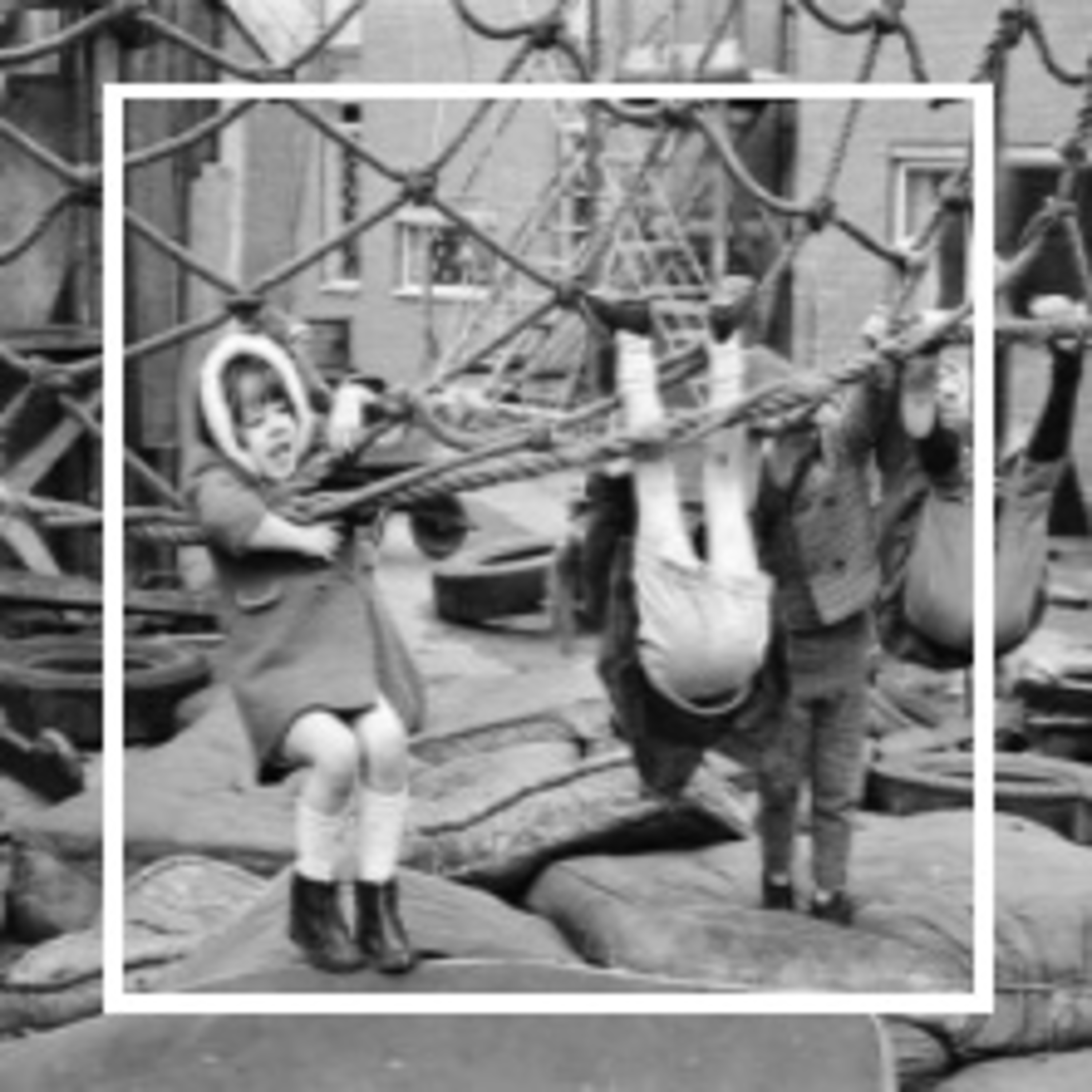 335. Когда дети играют на свалке